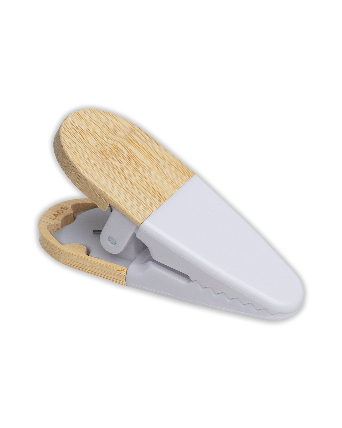 Picture of Recycled PS & Bamboo Magnetic Memo Clip.