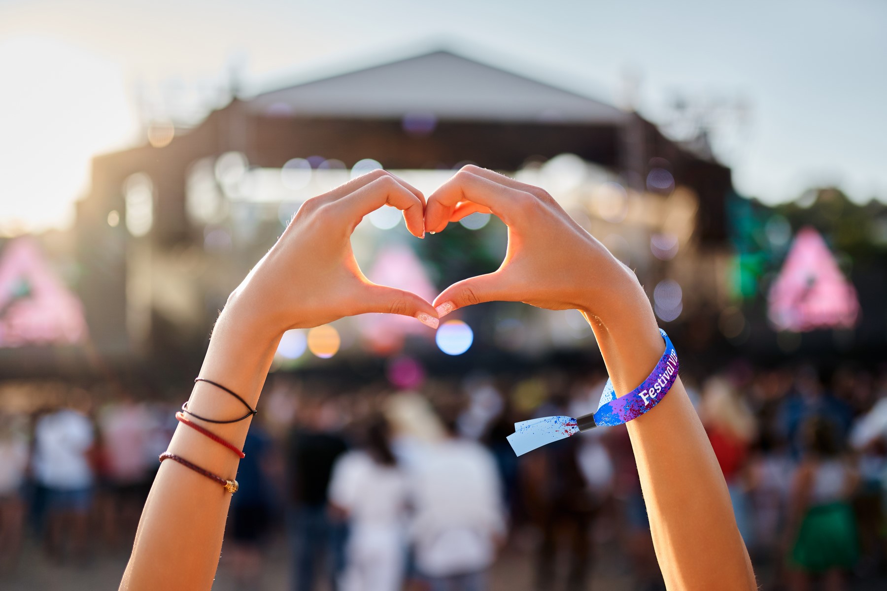 Picture of 3/4" VIP Locking Wristband
