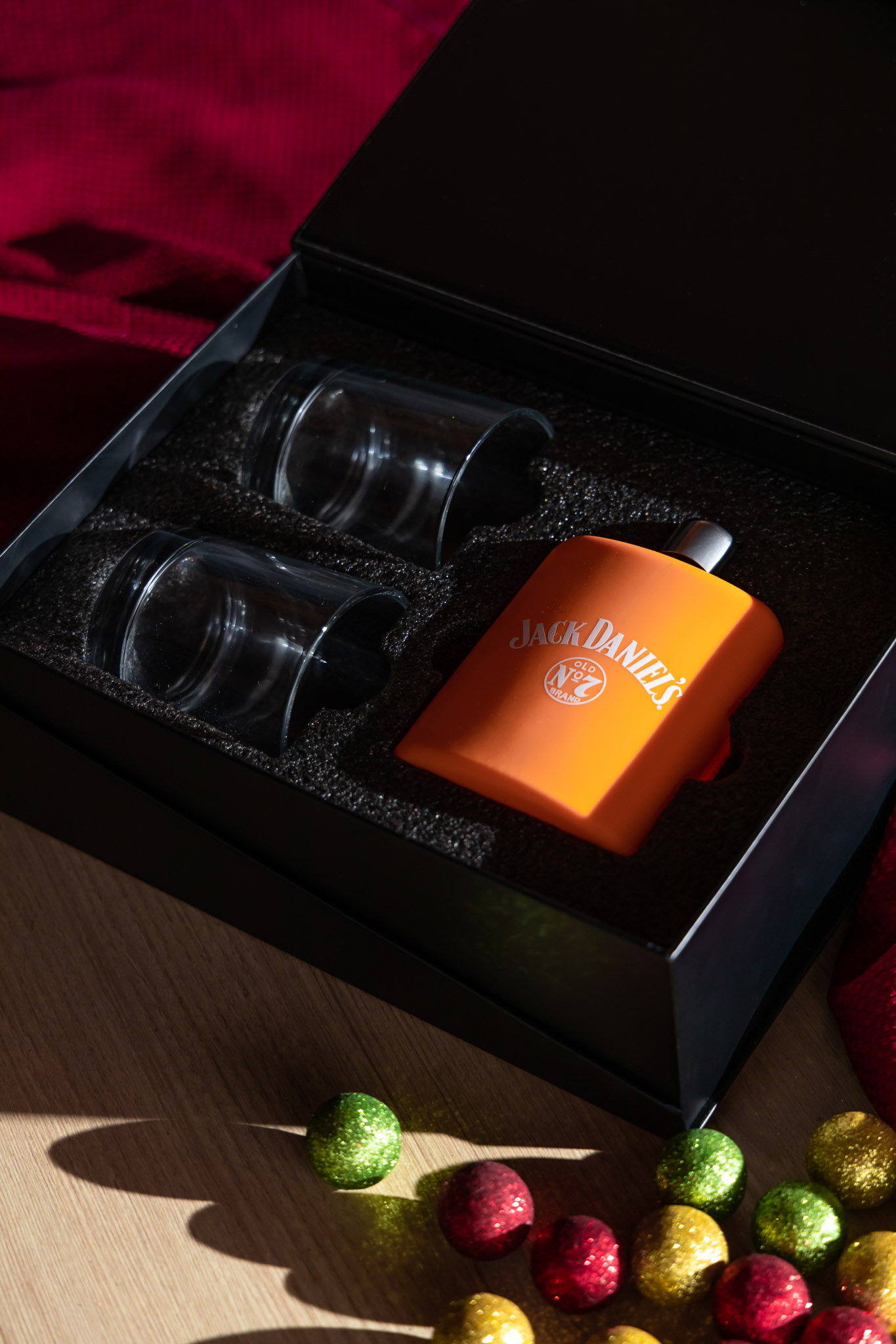 Picture of 6 oz Flask & 10 oz Island Rocks Glasses - Gift Set