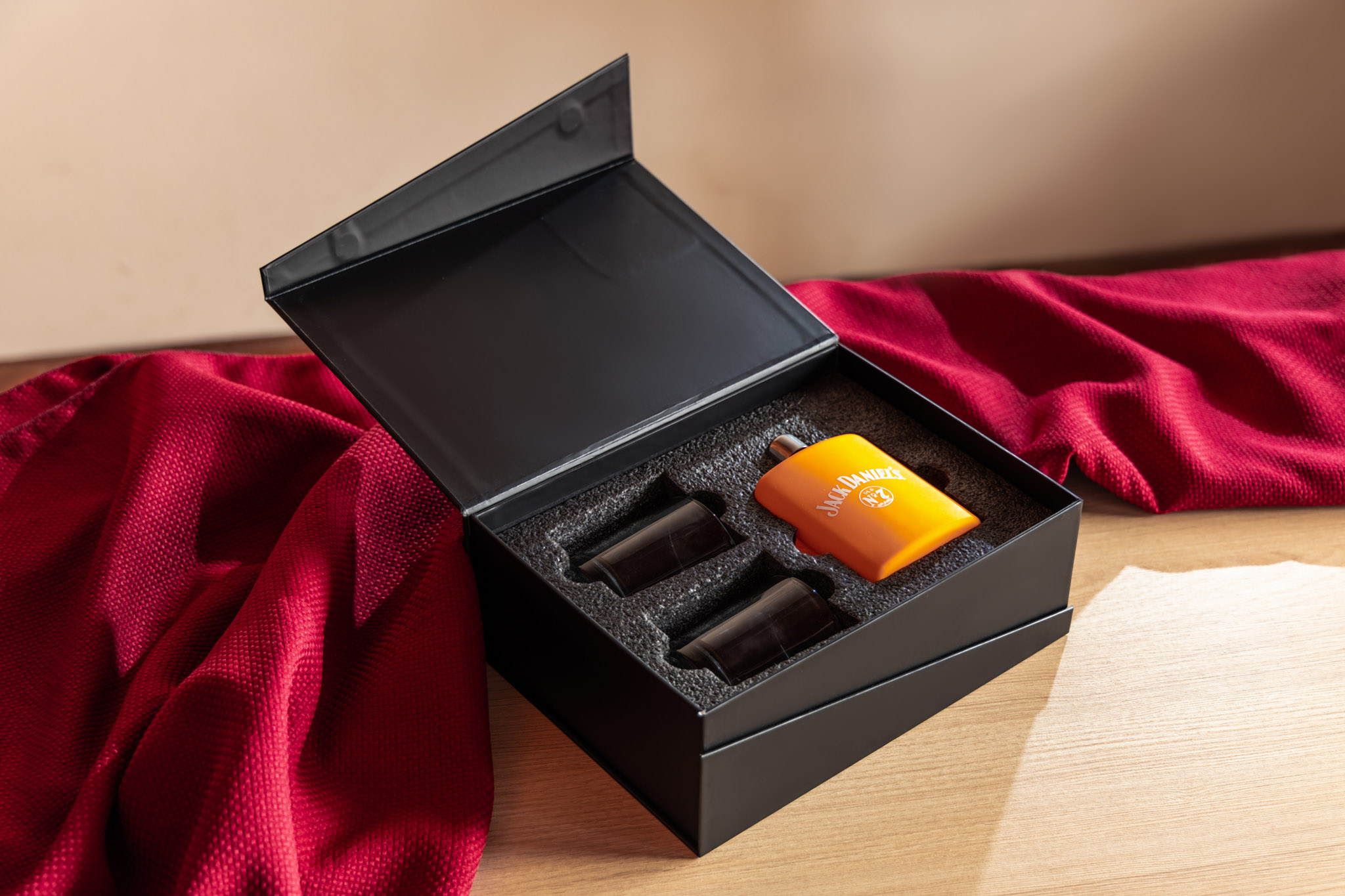 Picture of 6 oz Flask & 10 oz Island Rocks Glasses - Gift Set