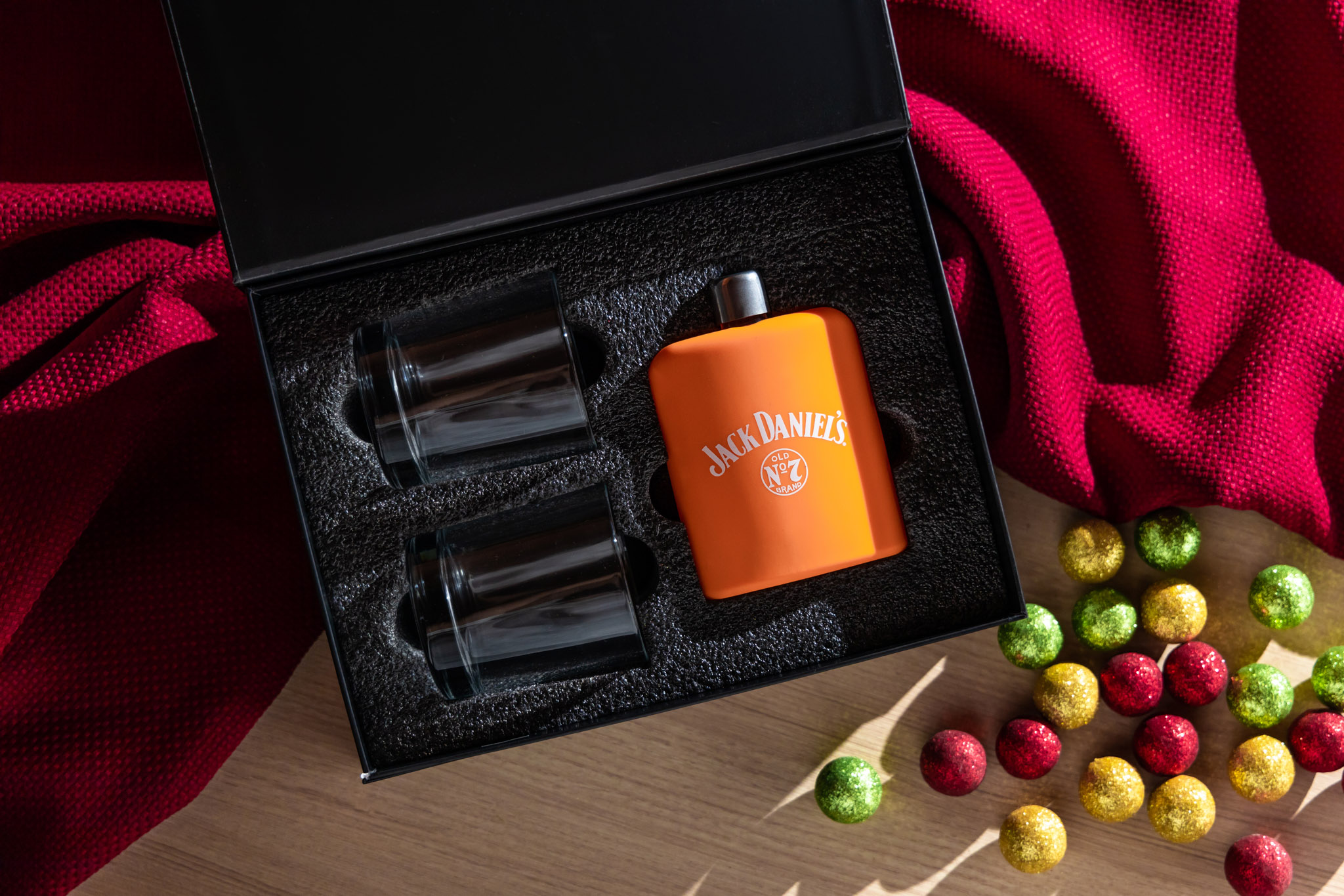 Picture of 6 oz Flask & 10 oz Island Rocks Glasses - Gift Set