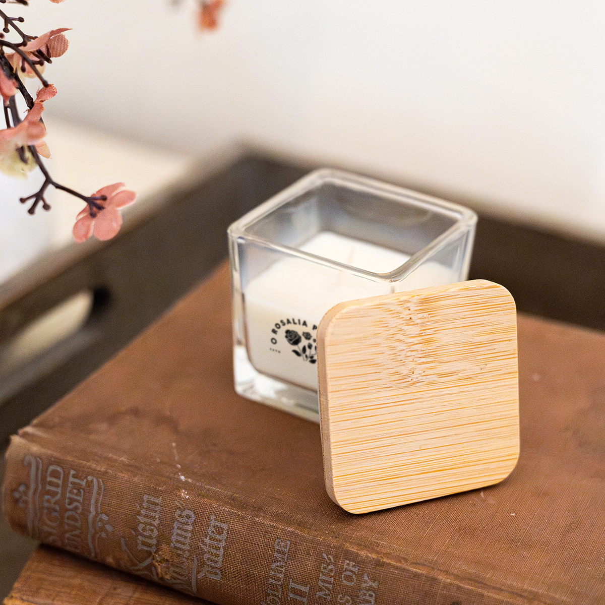 Picture of Mini Candle With Bamboo Lid