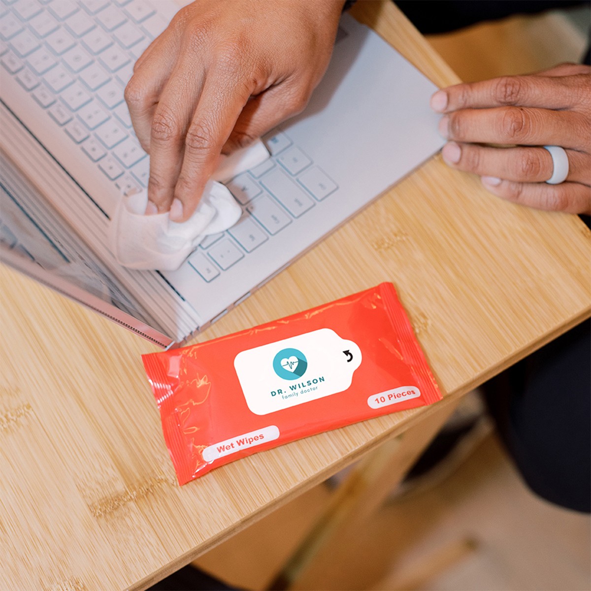 Picture of Wet Wipe Packet