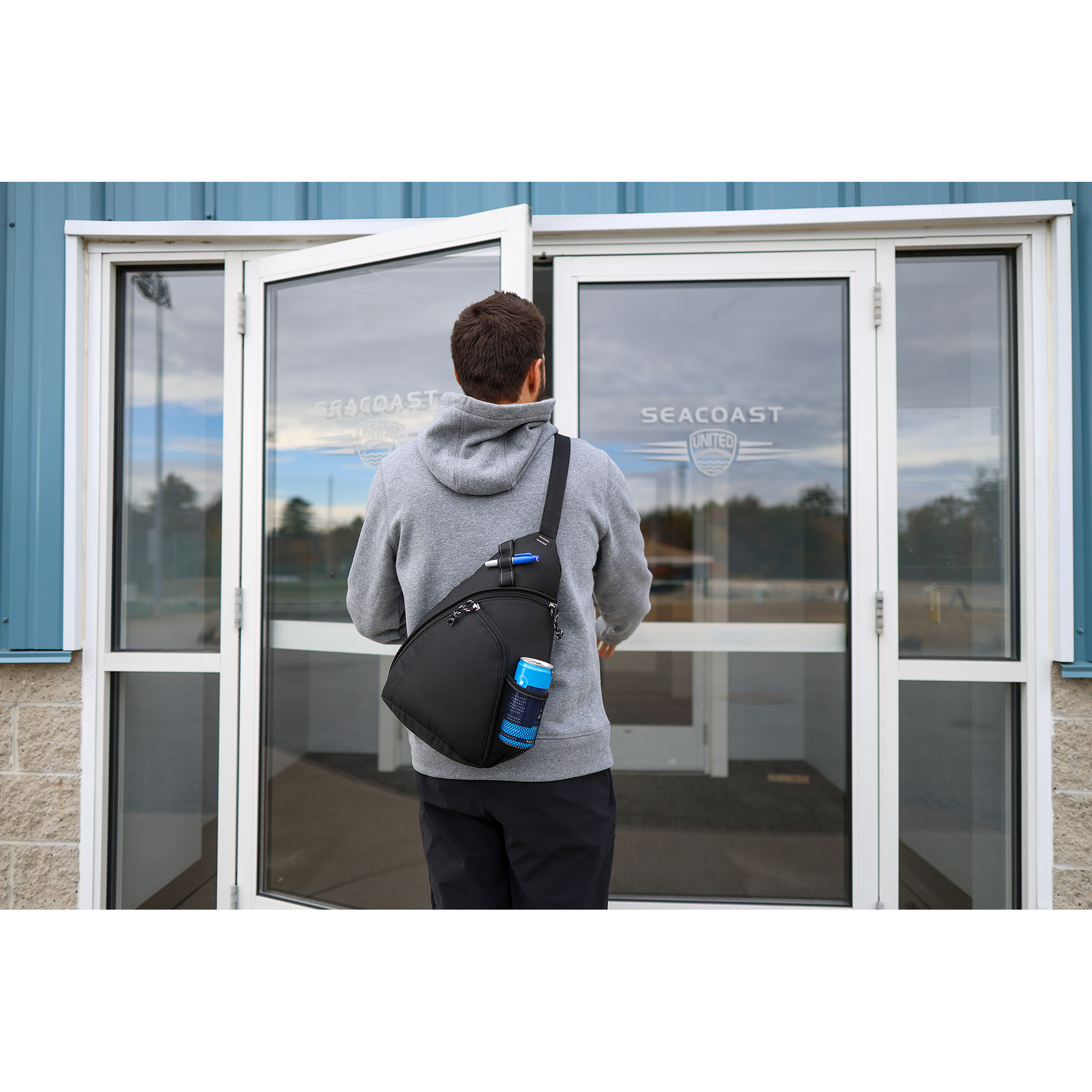 Picture of Wave Sling Bag - Black