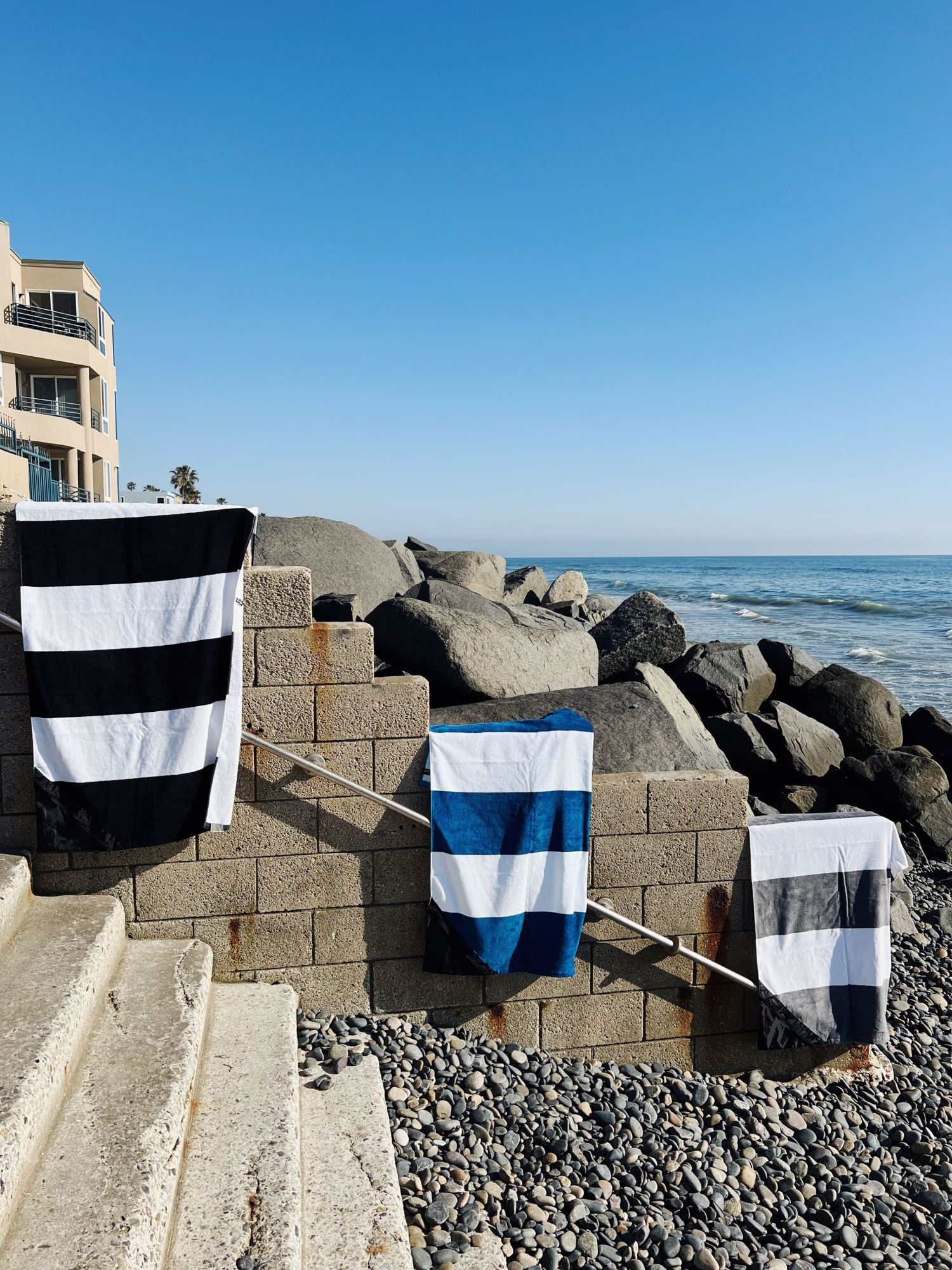 Picture of Slowtide Pocket Beach Towel - Porto Grey