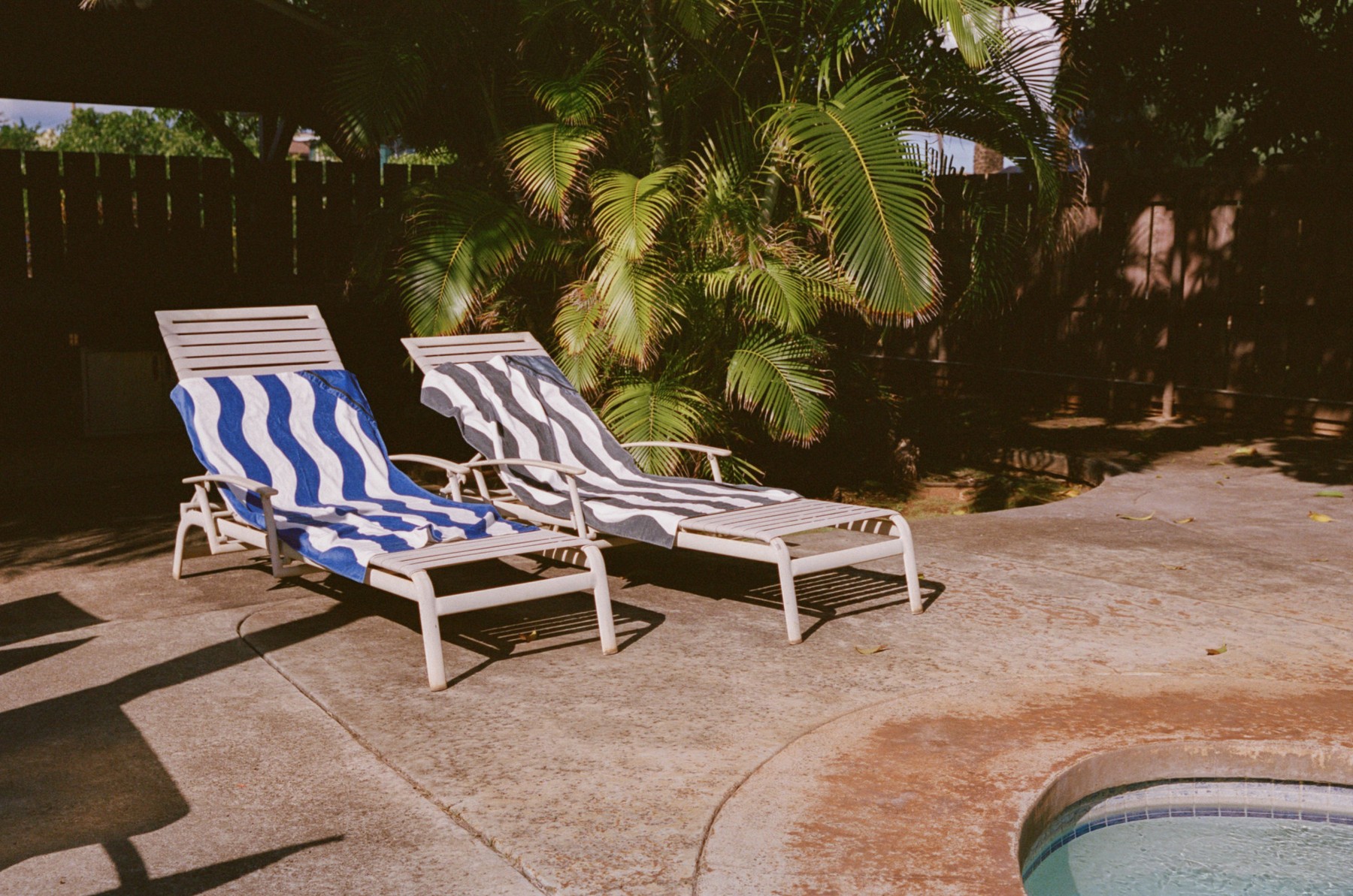 Picture of Slowtide Stripe Pocket Beach Towel - Blue