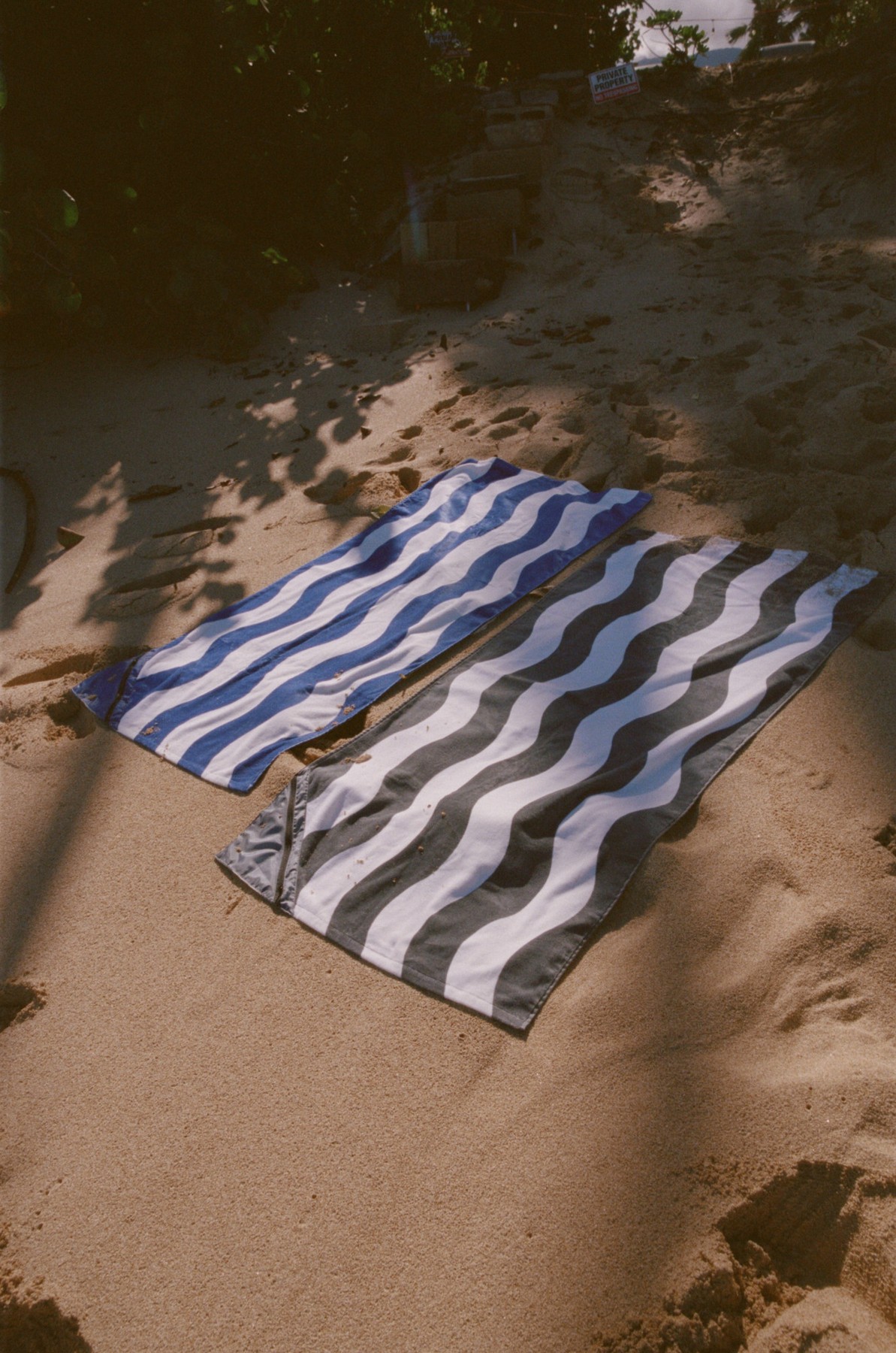 Picture of Slowtide Stripe Pocket Beach Towel - Blue