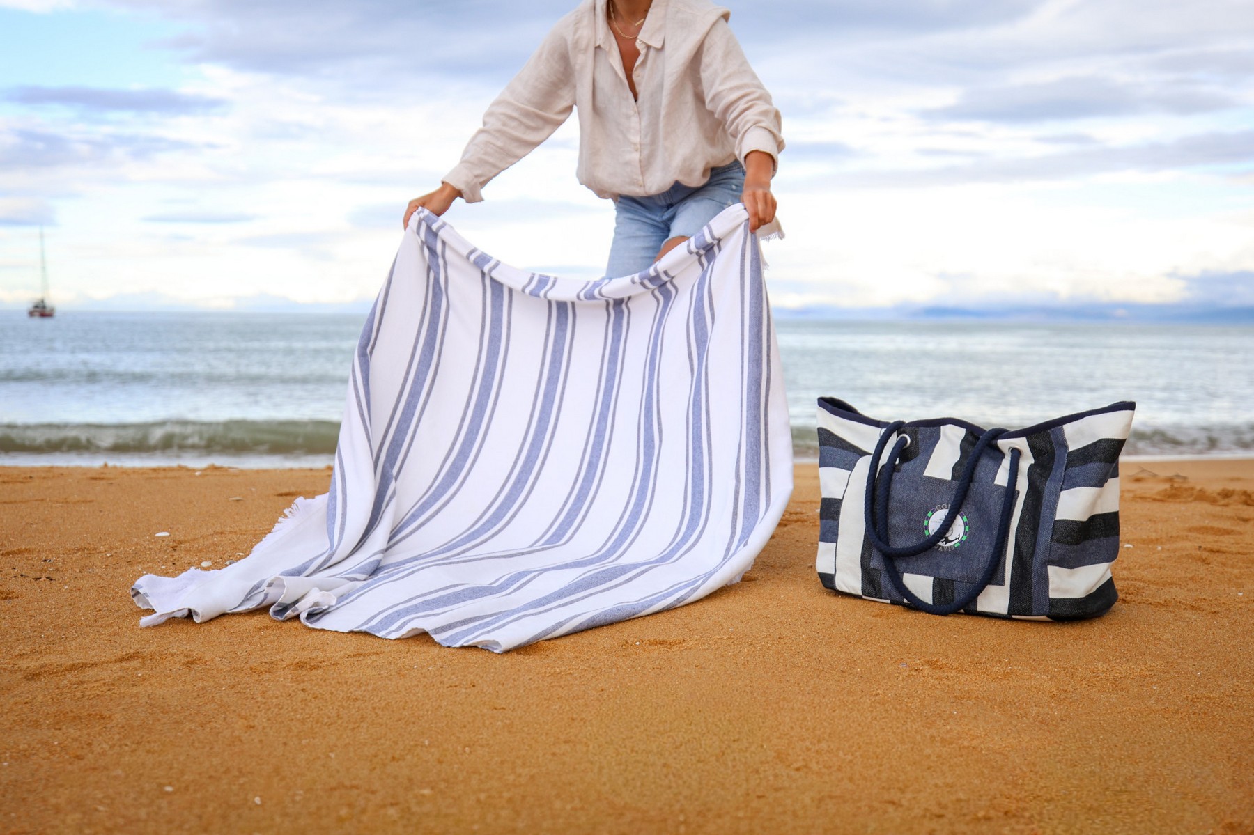Picture of Bayside Boat Bag & Towel Set - Bayside Stripe