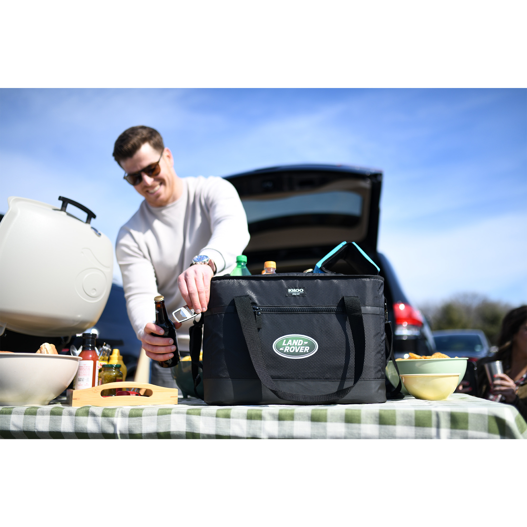 Picture of Igloo Maddox XL Cooler - Black