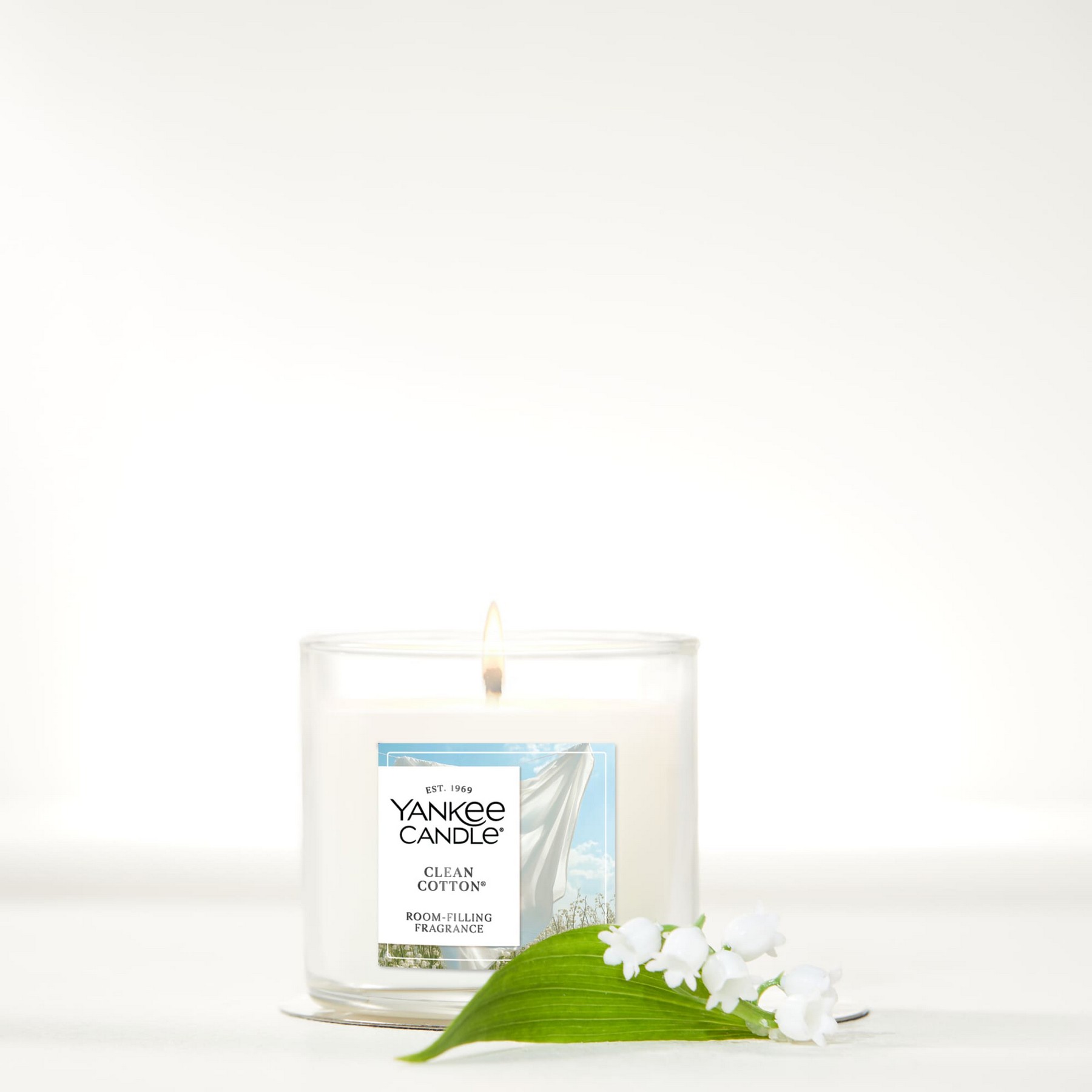 Picture of Yankee Candle Small Tumbler Candle - Clean Cotton