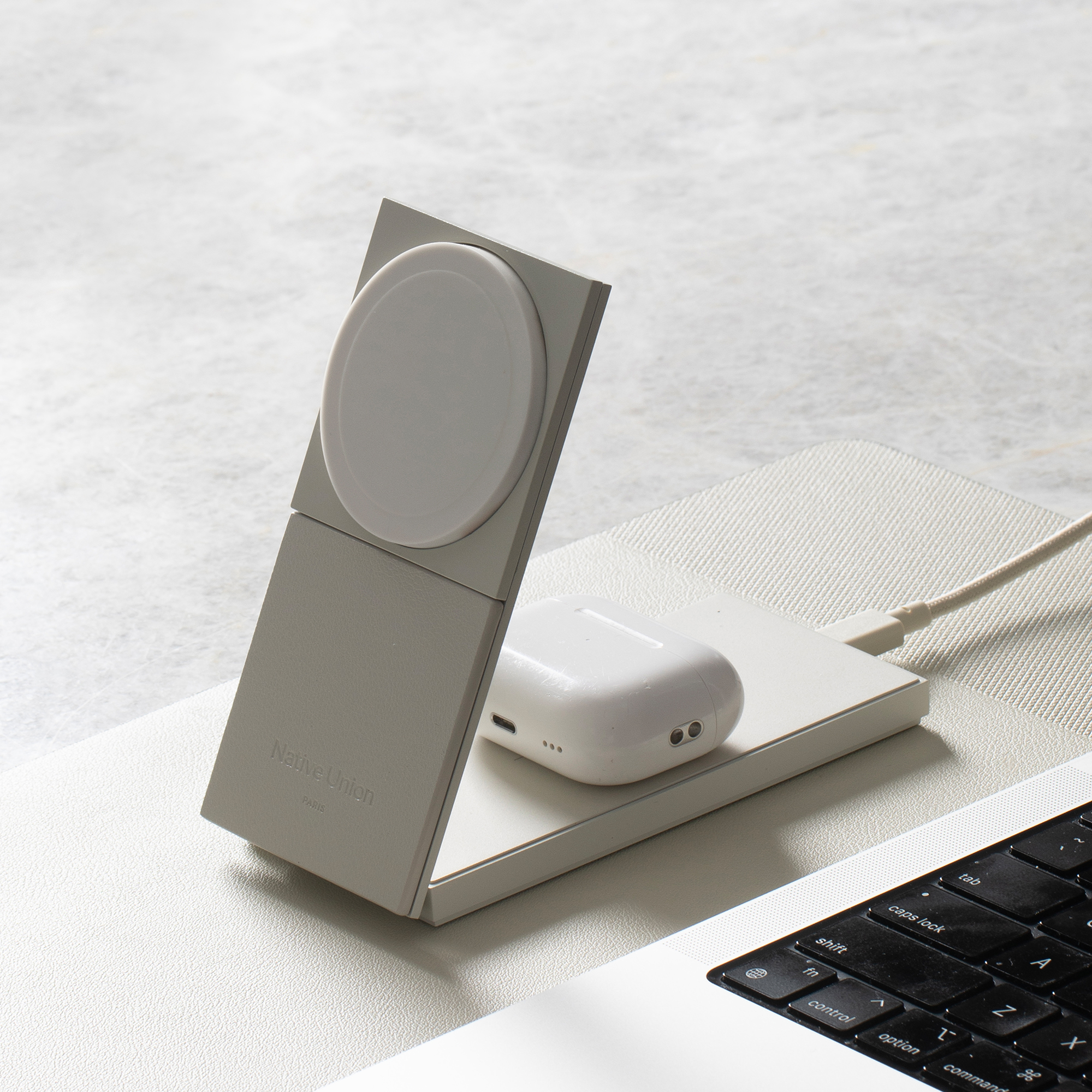 Picture of Native Union Rise 2-IN-1 Qi2 Wireless Charger - Sandstone