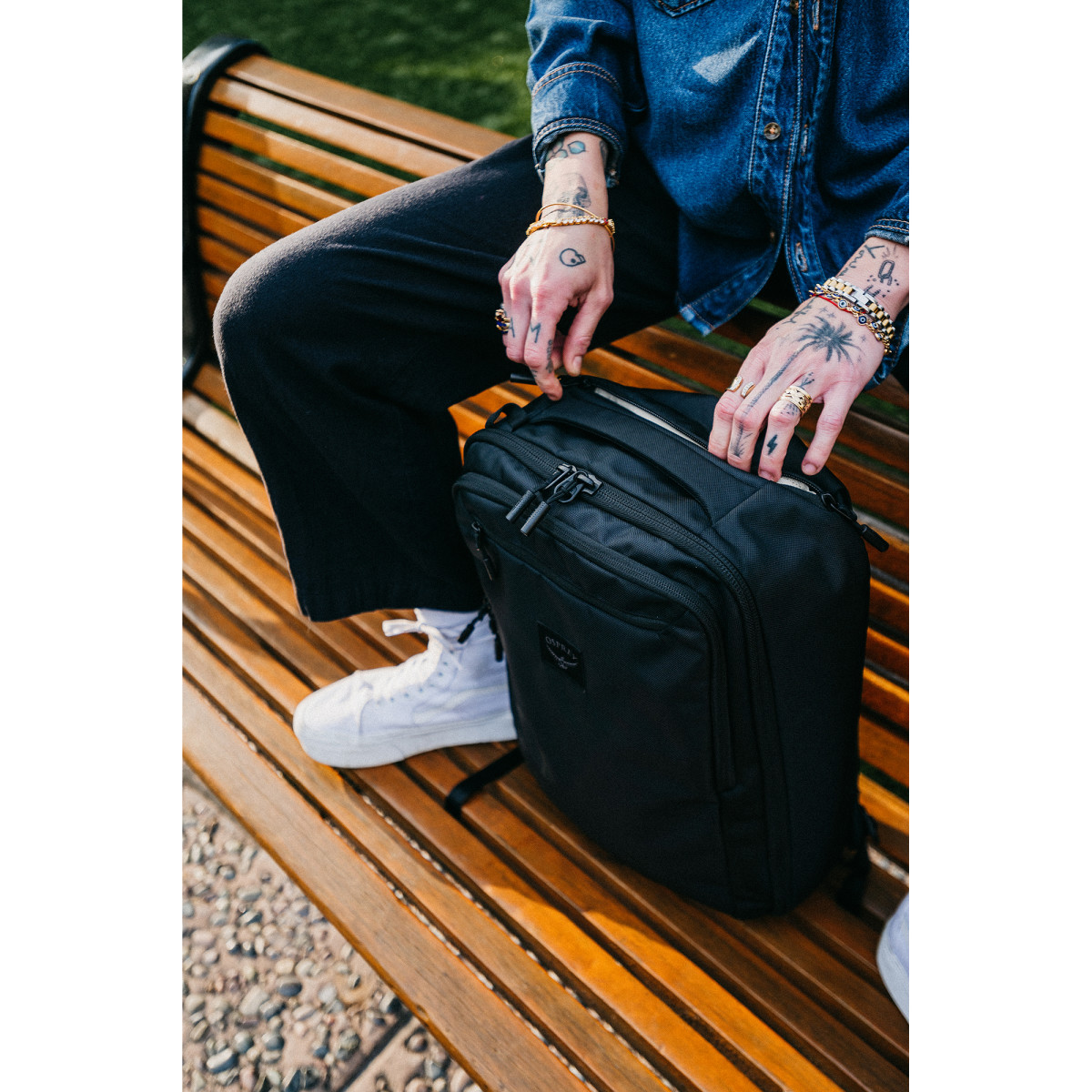 Picture of Osprey Aoede Briefpack - Black