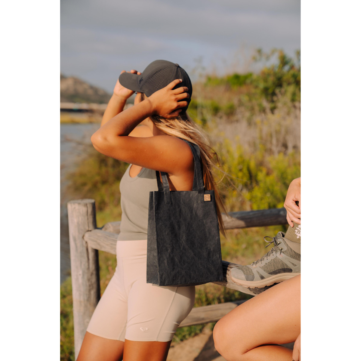 Picture of Out of the Woods Market Tote Mini - Ebony