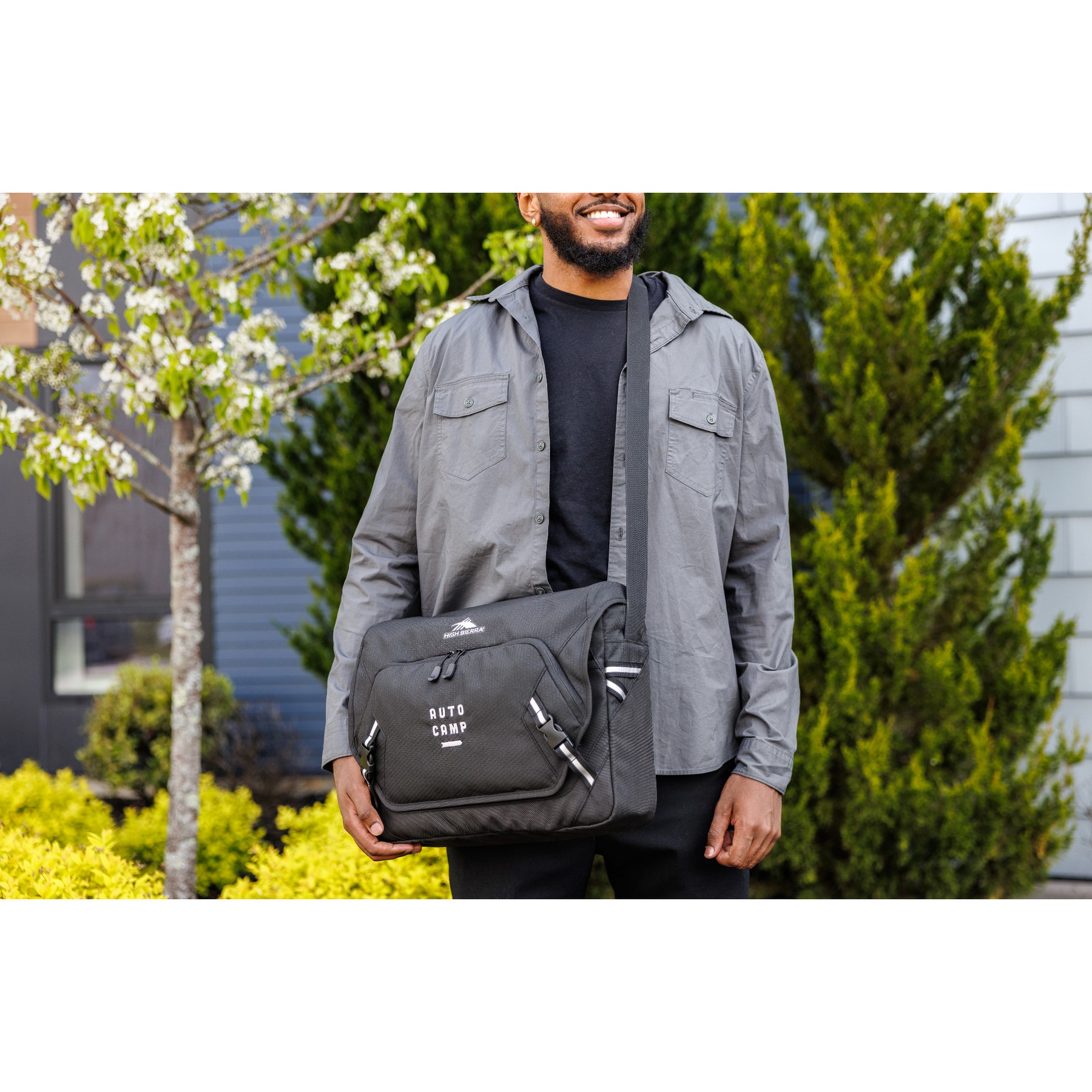 Picture of High Sierra Swoop SG Laptop Messenger Bag - Black