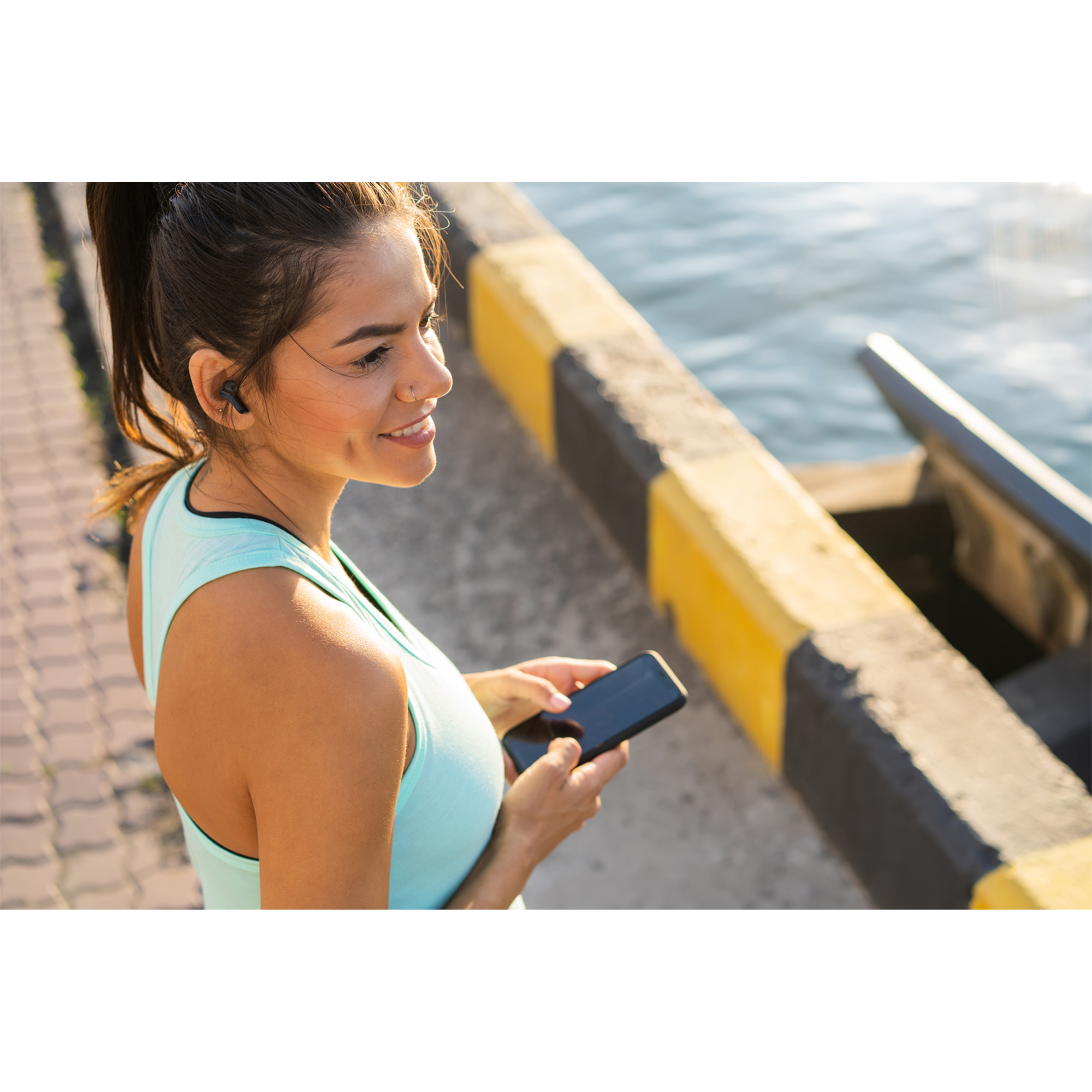 Picture of iLive Truly Wire-Free Earbuds with Active Noise Canceling - Black