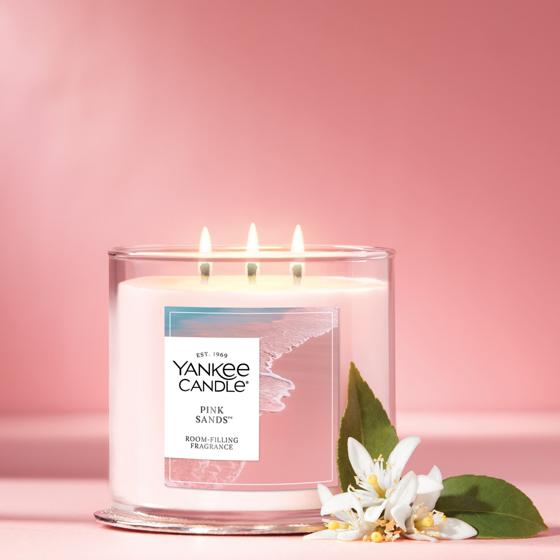 Picture of Yankee Candle 3-Wick Candle - Pink Sands