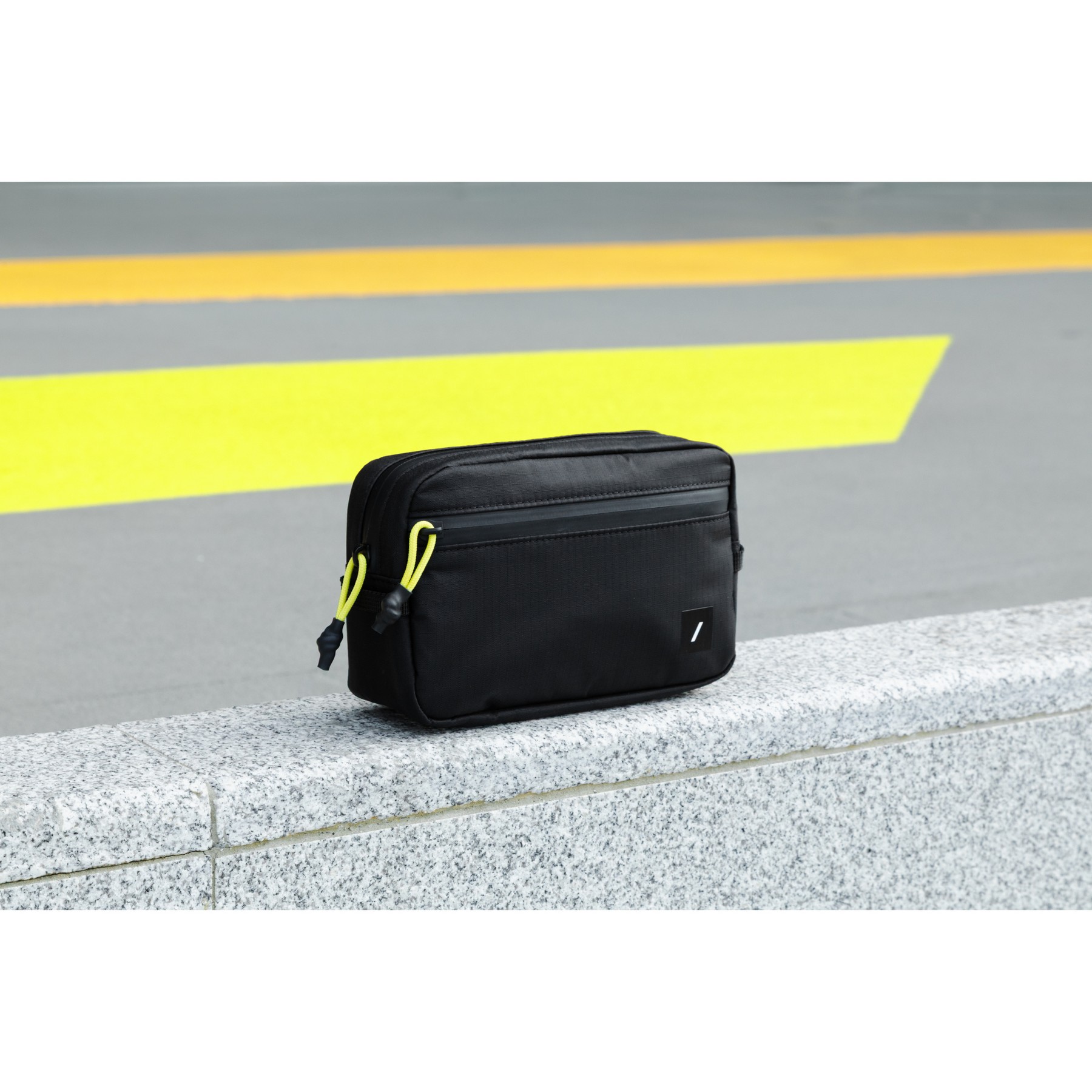 Picture of Native Union Active Organizer - Black