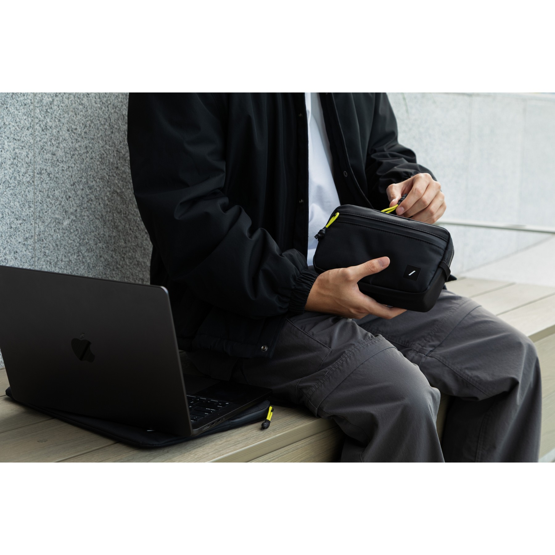 Picture of Native Union Active Organizer - Black