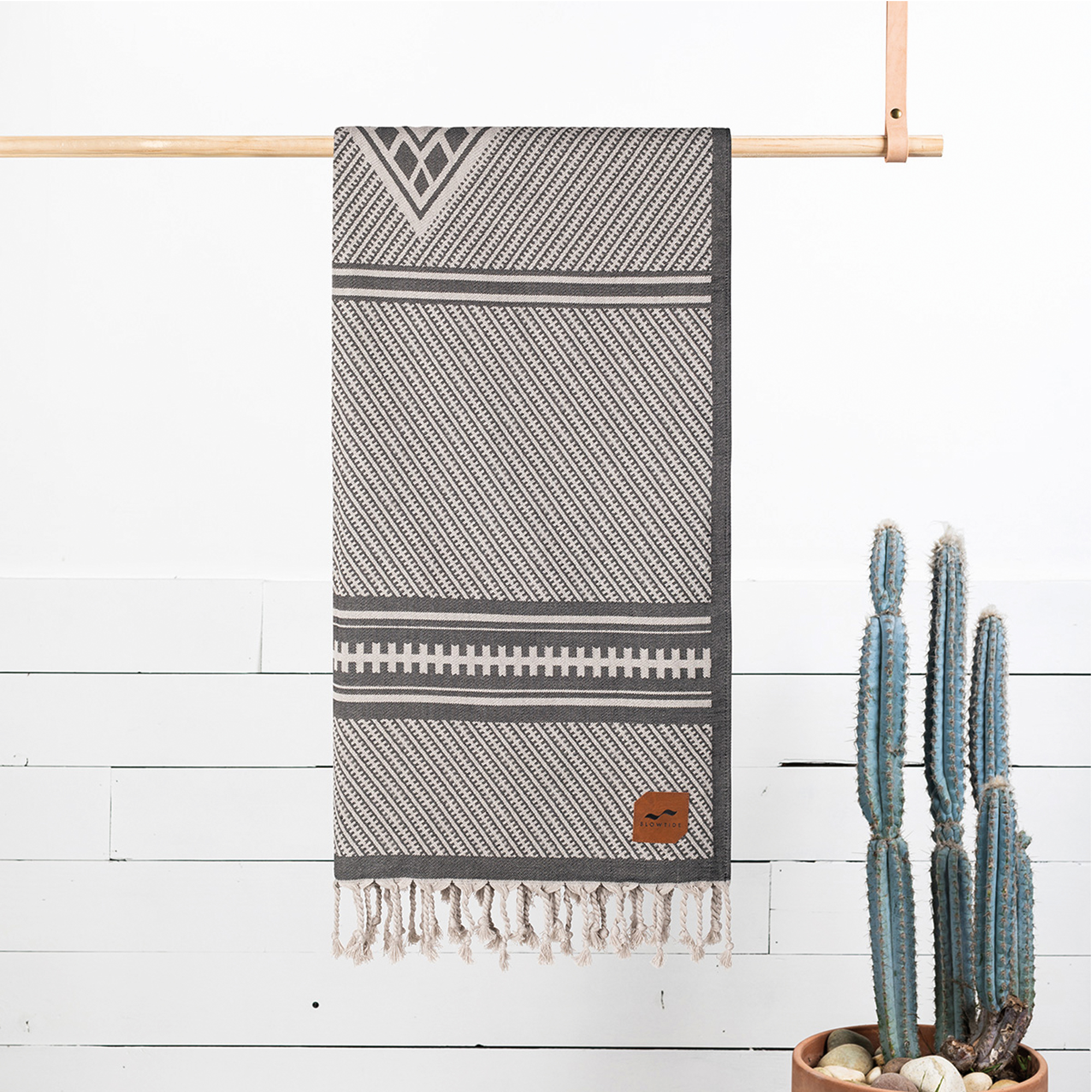 Picture of Slowtide Throw Blanket - River