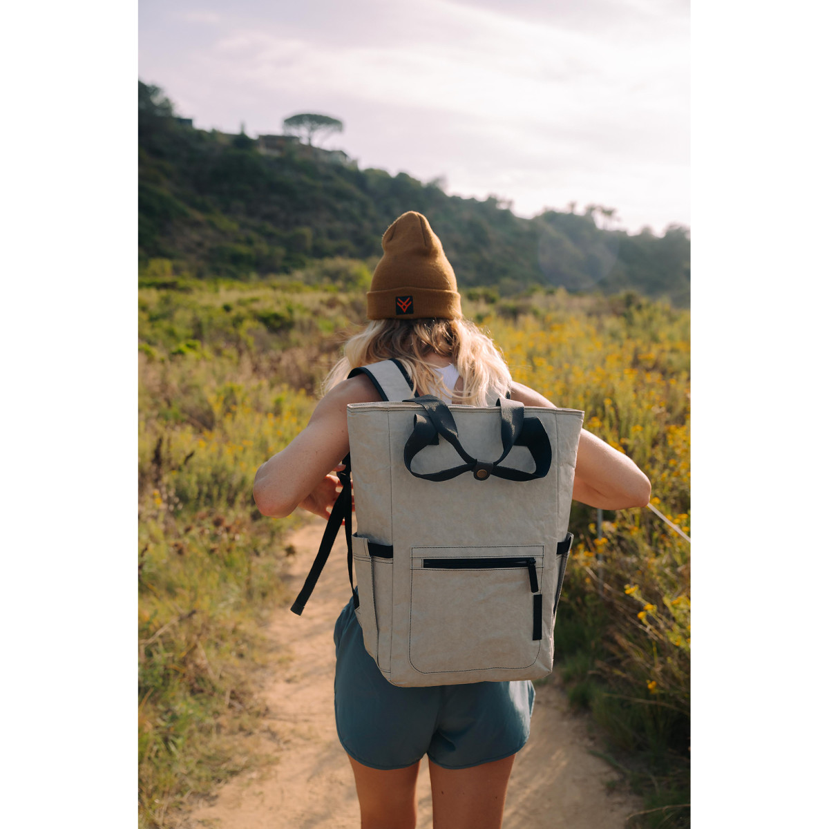 Picture of Out of the Woods Seagull Backpack Cooler - Stone
