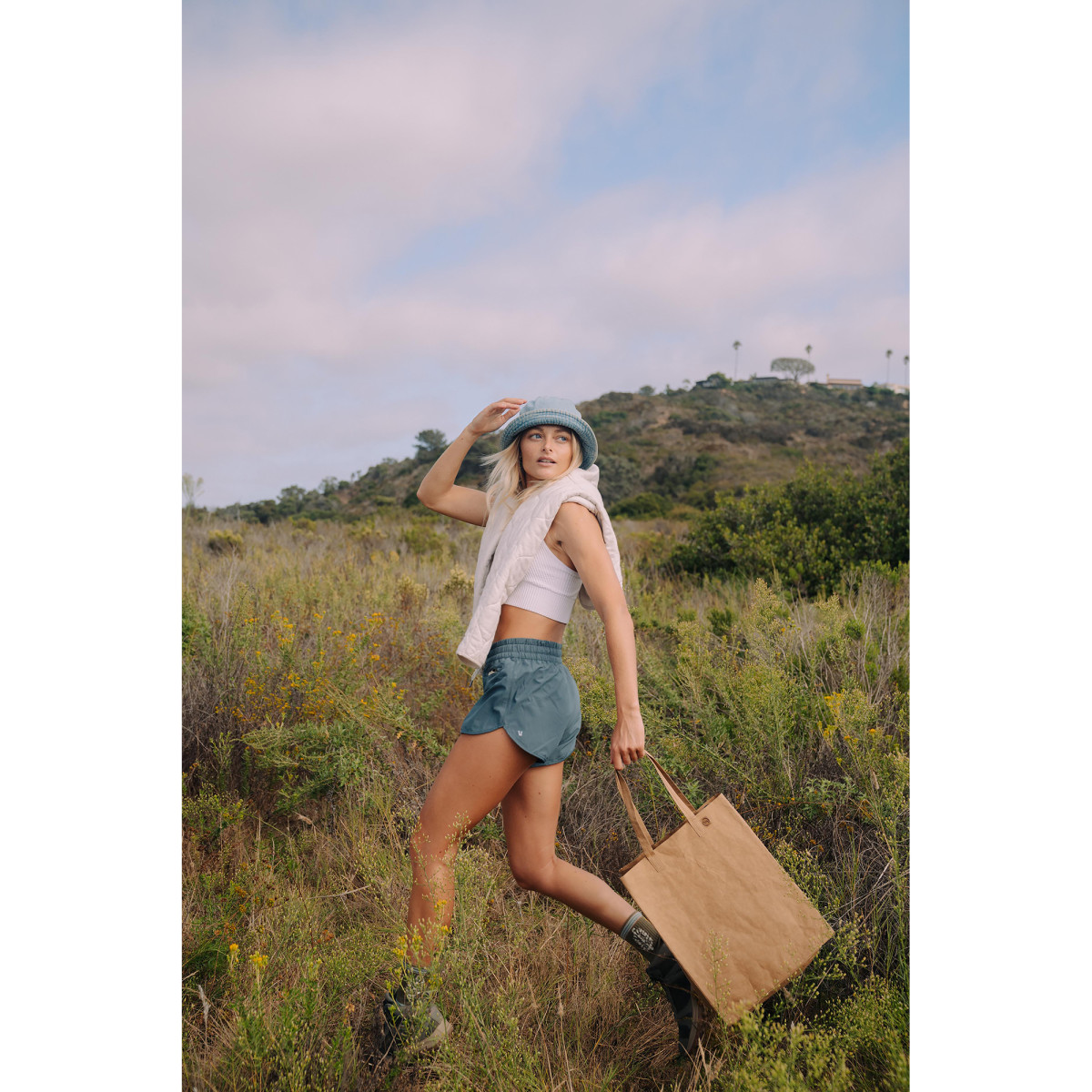 Picture of Out of the Woods Market Tote - Sahara