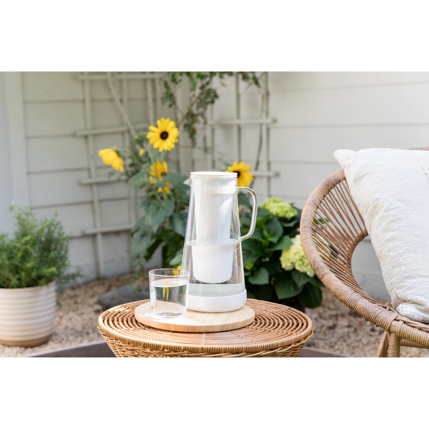 Picture of LifeStraw Home Glass 7-Cup Pitcher - White