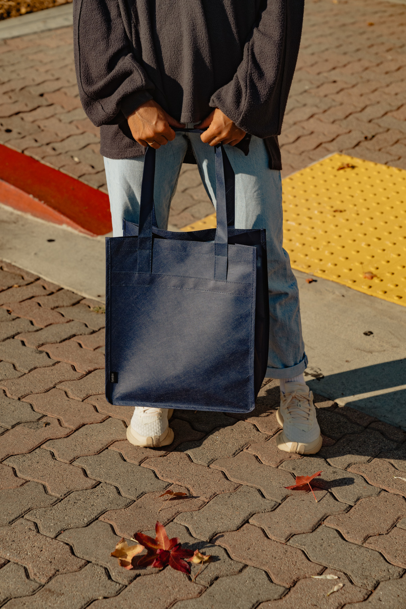 Picture of Arlo Recycled rPET Deluxe Shopper - Navy