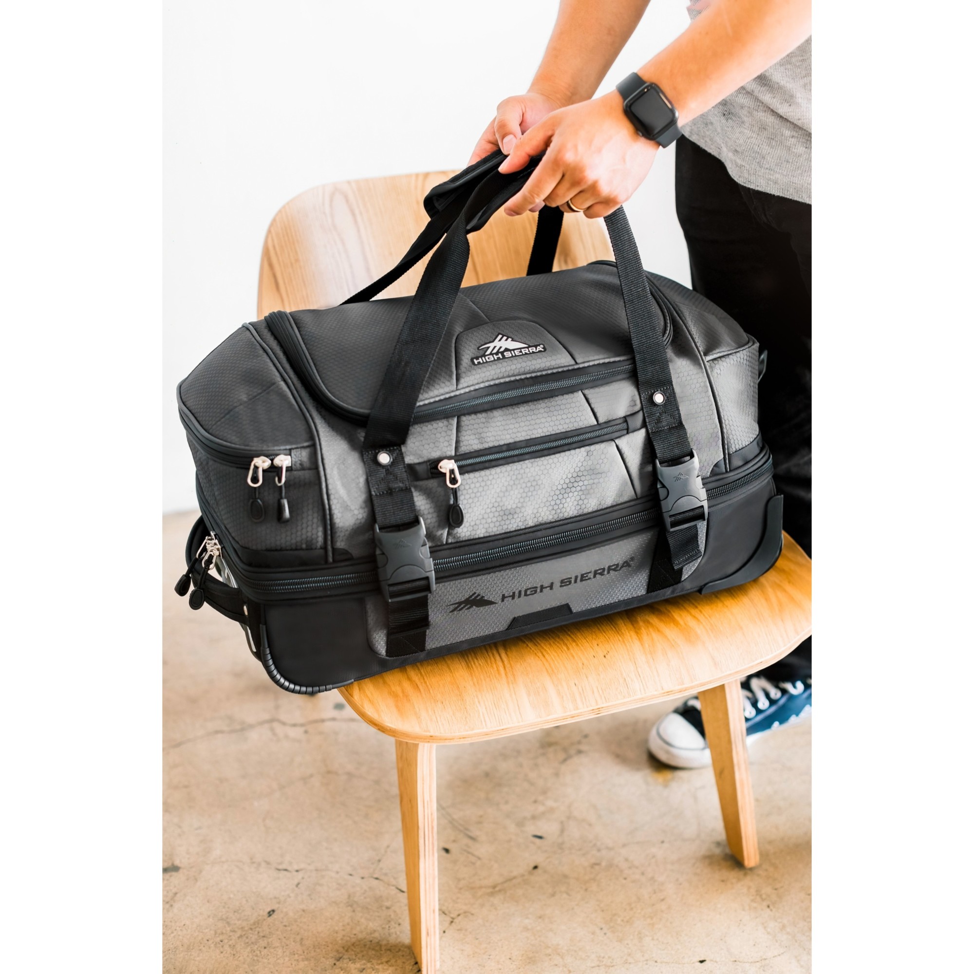 Picture of High Sierra Fairlead 22" Drop Bottom Wheeled Duffel - Mercury-Black