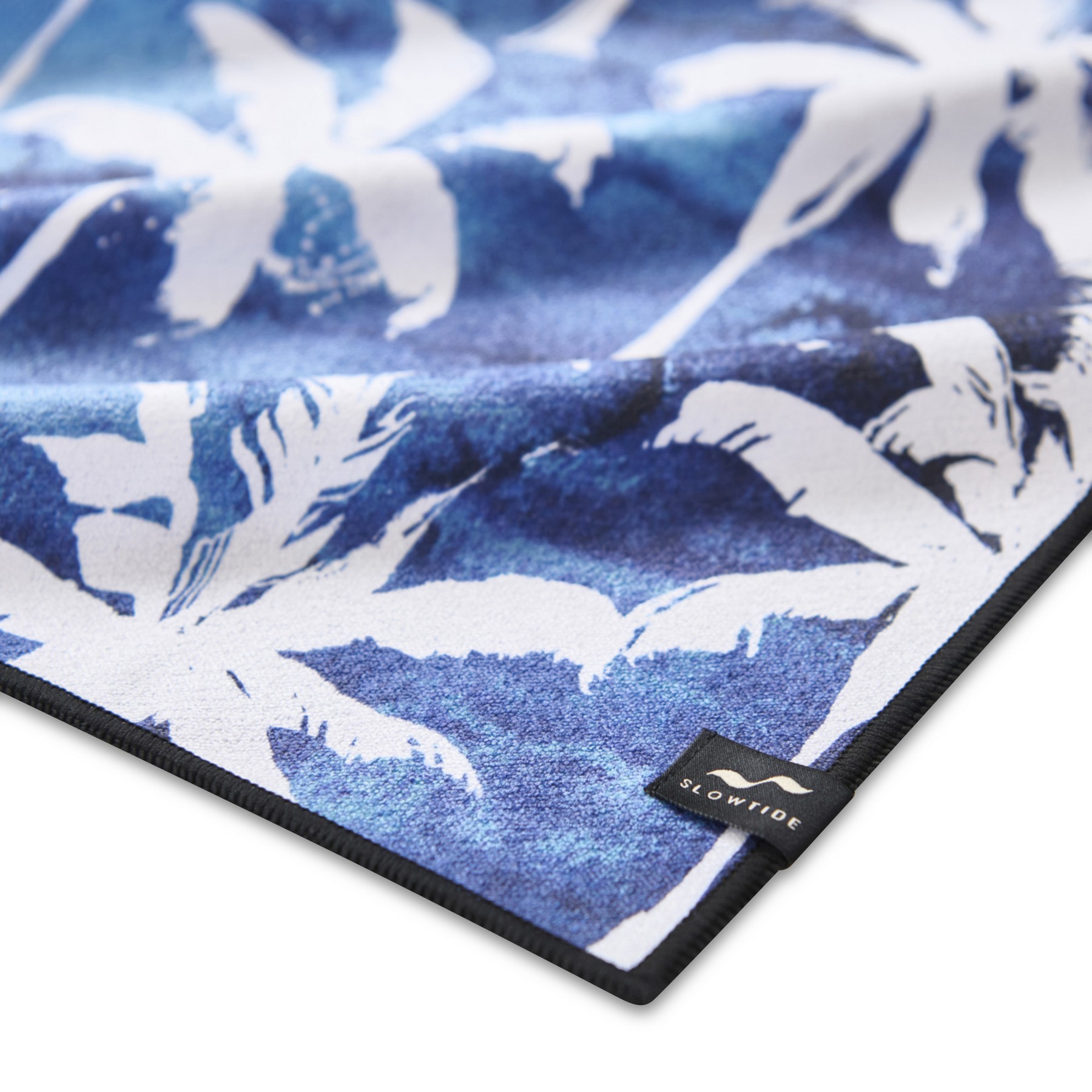 Picture of Slowtide Performance Quick-Dry Towel - Luca Palm Tie Die