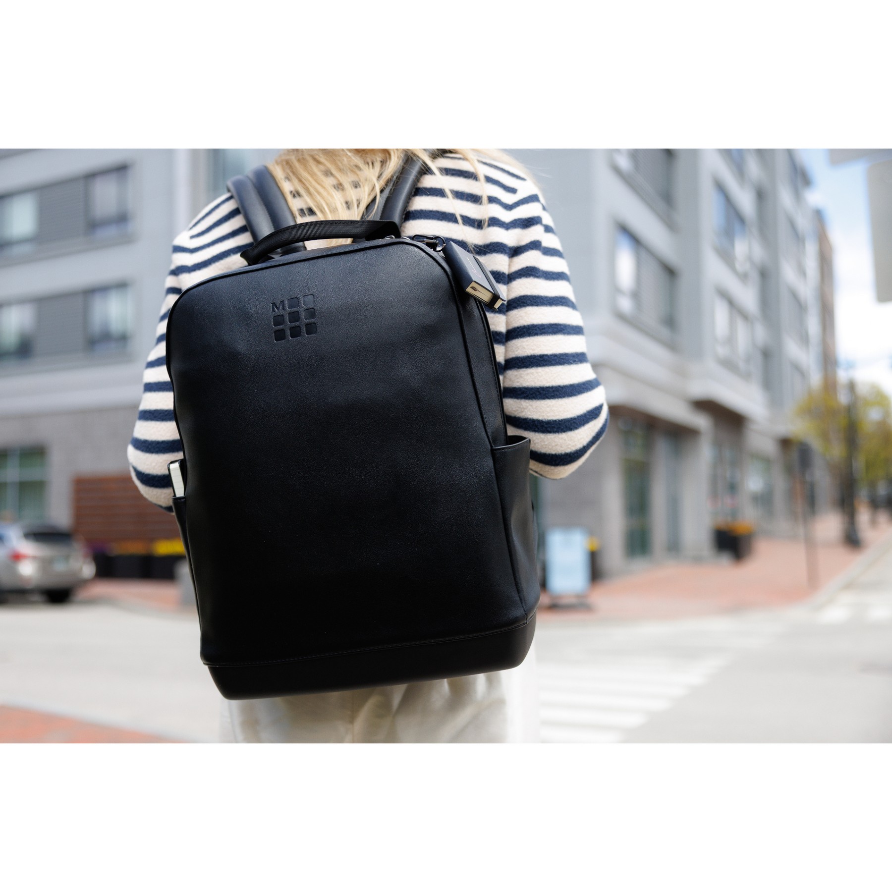 Picture of Moleskine Classic Backpack and Mini Notebook Charm Set - Black