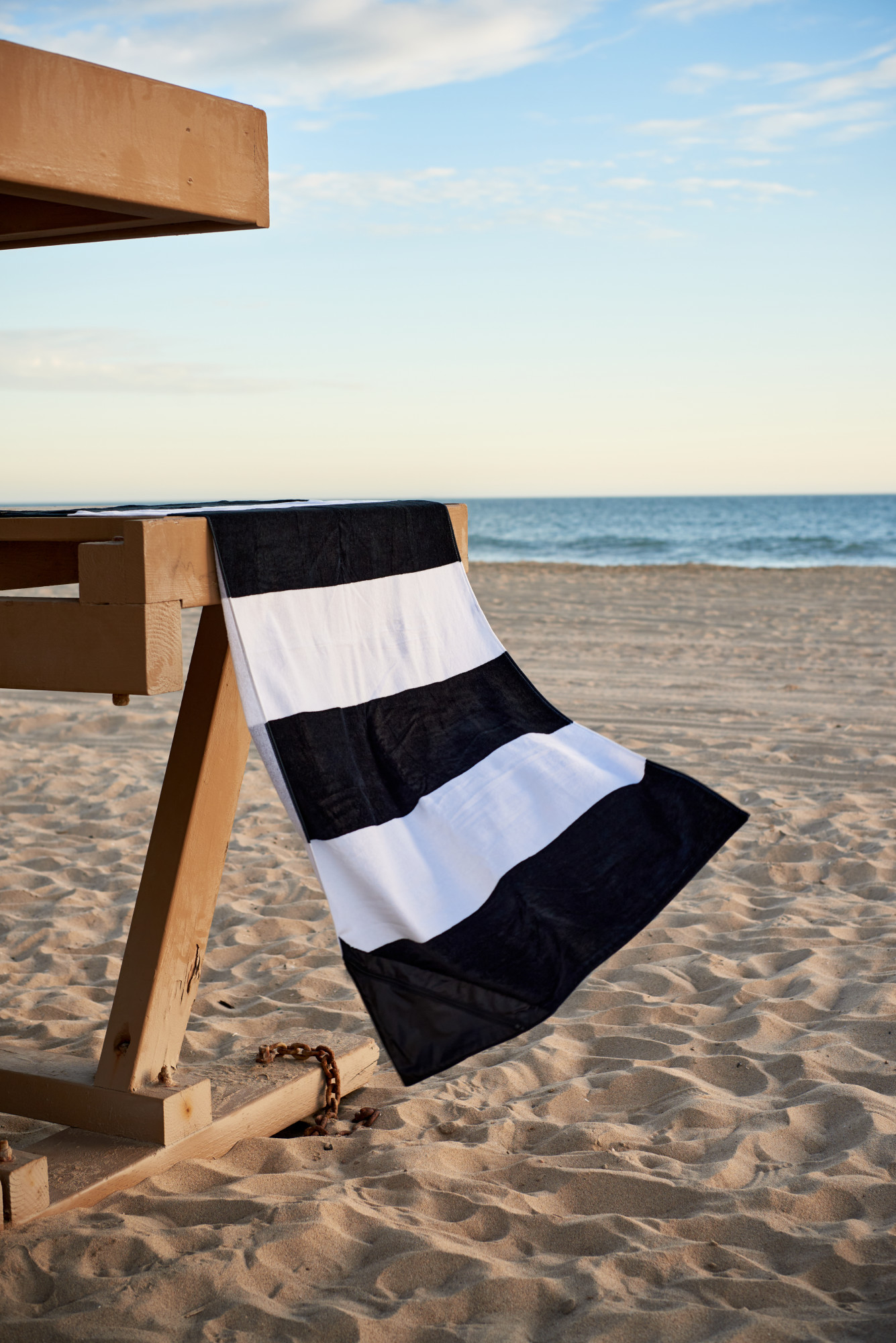 Picture of Slowtide Pocket Beach Towel - Porto Black