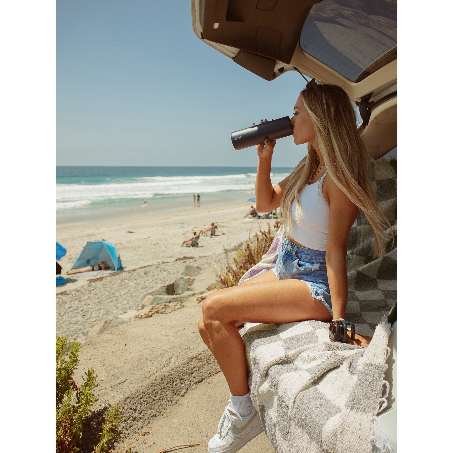 Picture of MiiR Vacuum Insulated Wide Mouth Bottle - 20 Oz. - Tidal Blue