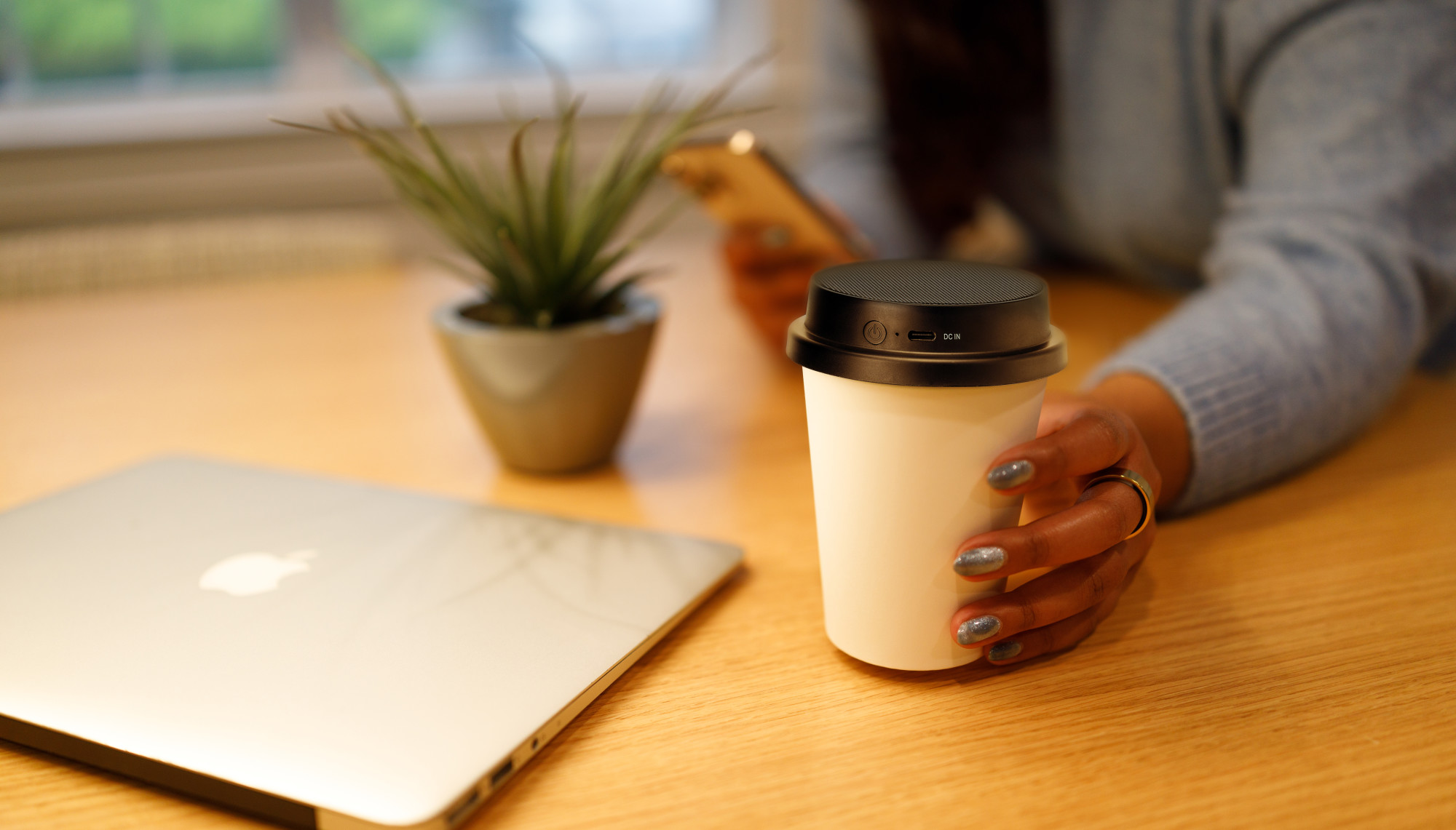 Picture of iLive Cup + Wireless Bluetooth Speaker - White-Black