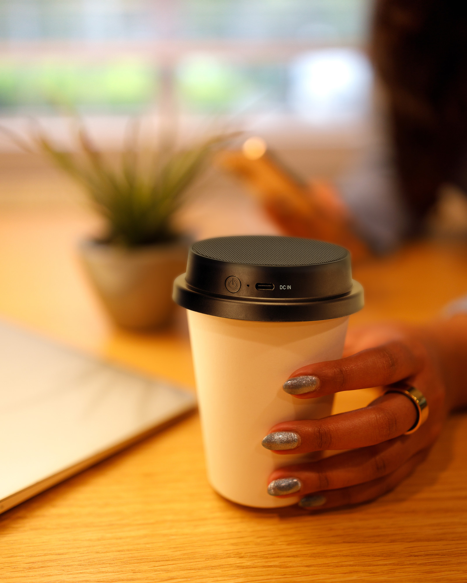 Picture of iLive Cup + Wireless Bluetooth Speaker - White-Black
