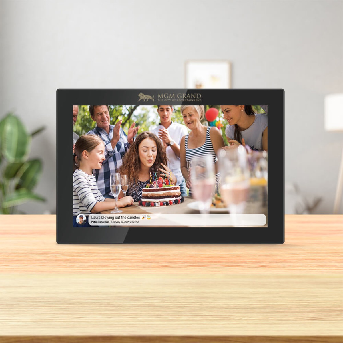 Picture of Tangelo Linkview 10.1" Wifi Digital Photo Frame