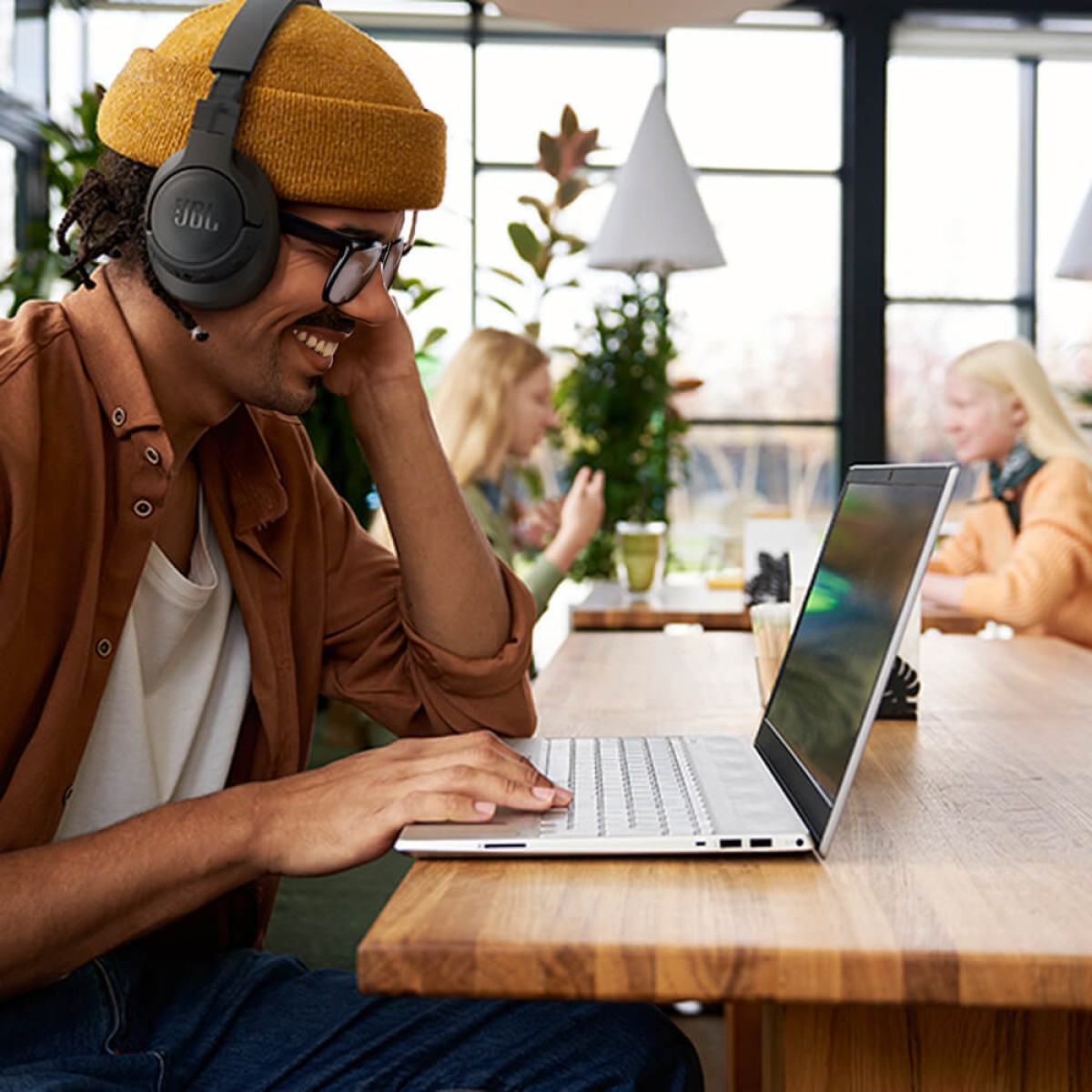 Picture of JBL Tune 770NC Noise Cancelling Wireless Over-Ear Headphones