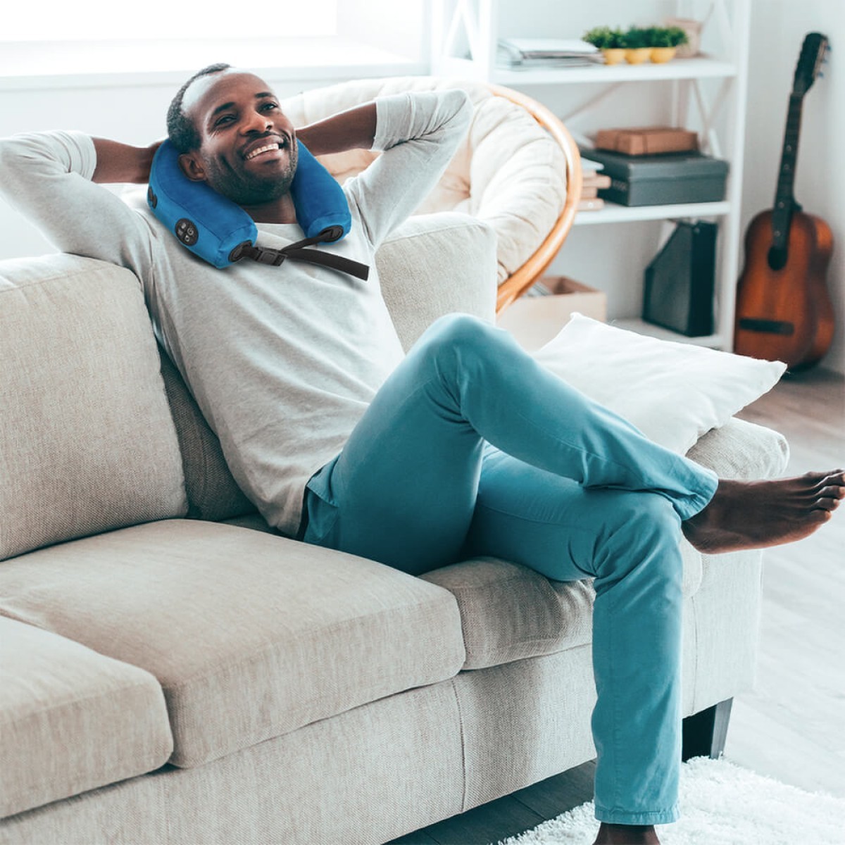 Picture of Conair Neck Pillow Cordless Shiatsu Massager