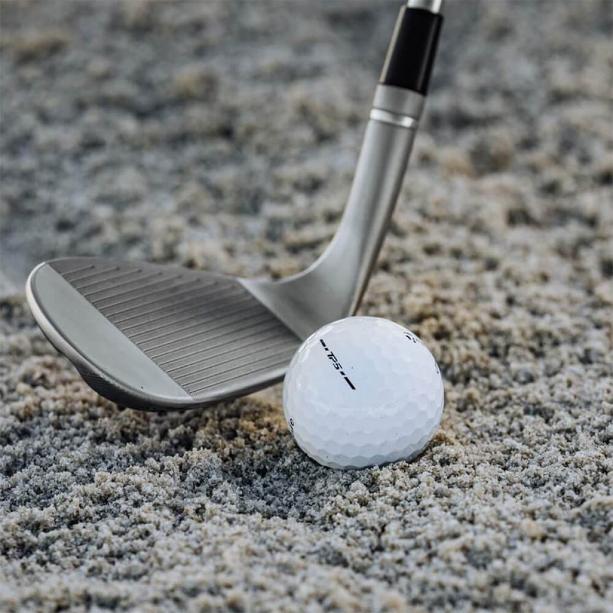 Picture of TaylorMade TP5 Golf Balls