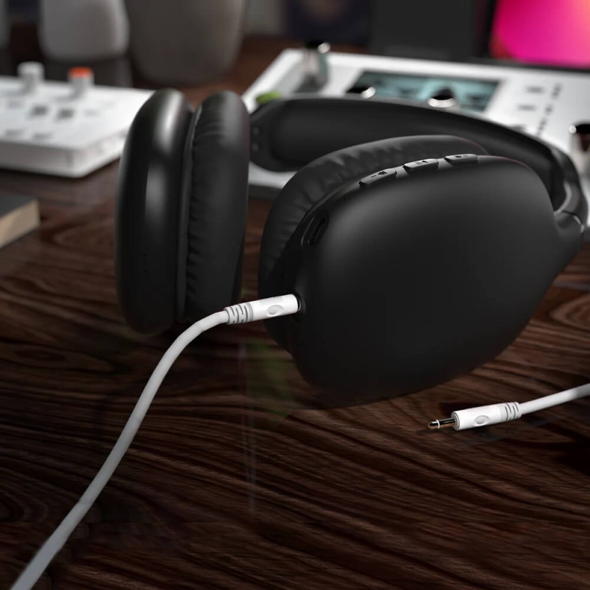 Picture of HyperGear Vibe Wireless Over-the-Ear Headphones