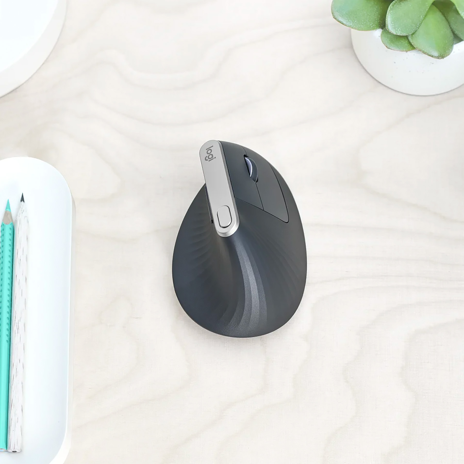 Picture of Logitech MX Vertical Ergonomic Wireless Mouse