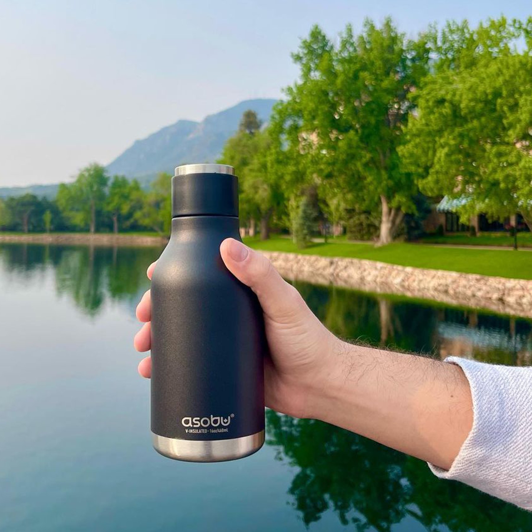 Picture of 16 oz Asobu Urban Vacuum Insulated Water Bottle