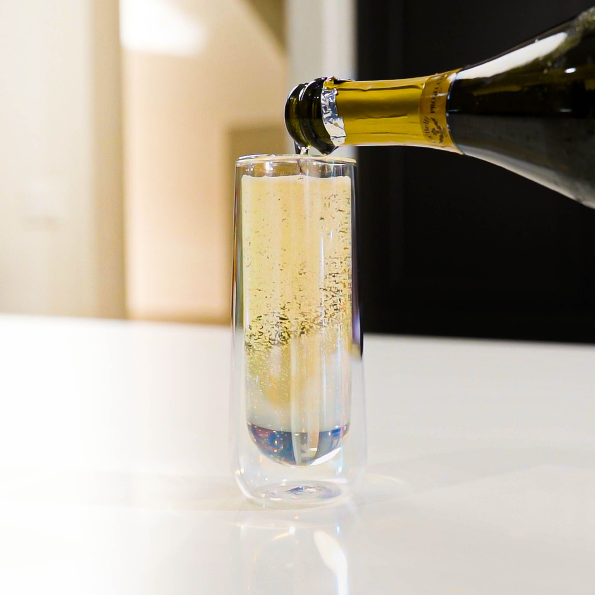 Picture of 7.5 oz Asobu Iridescent Stemless Champagne Flute