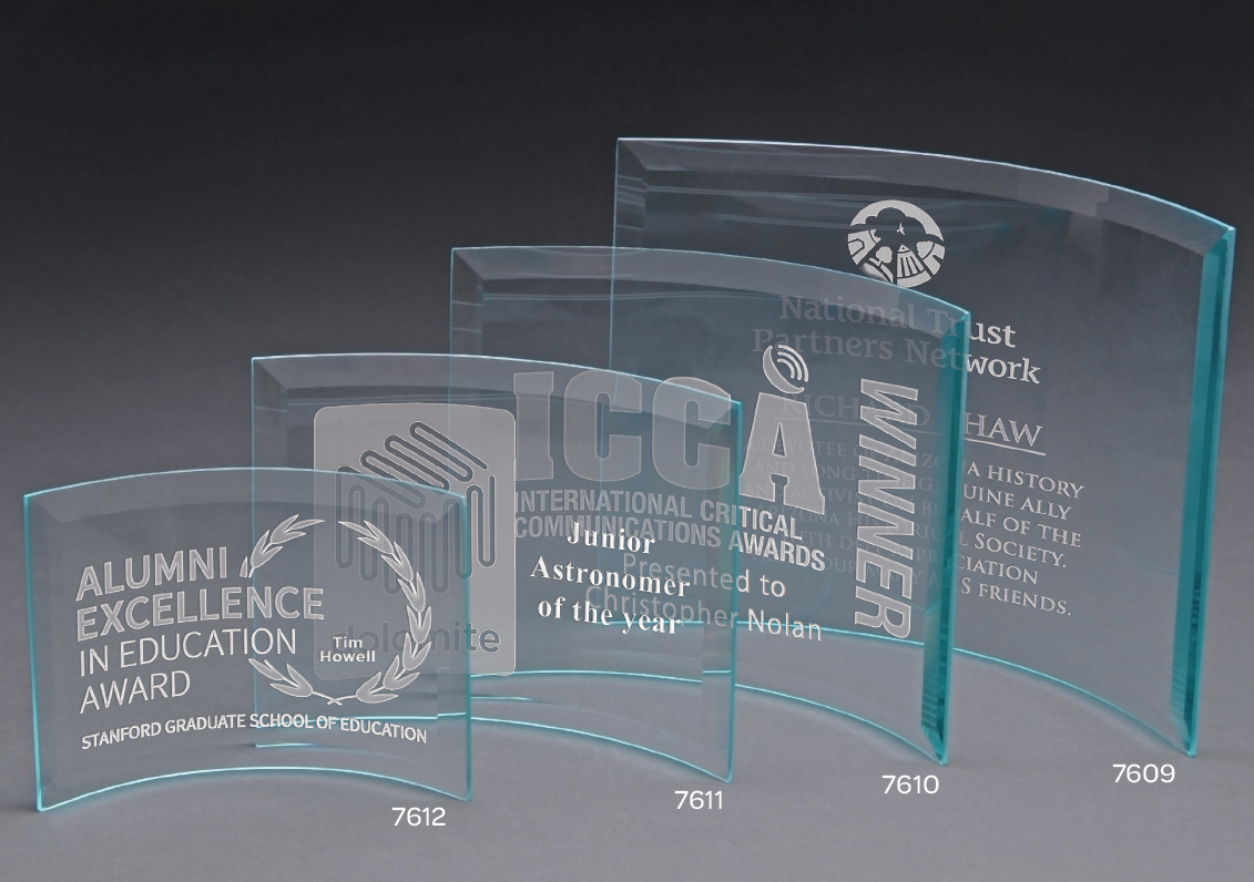 Picture of X-Large Curved Jade Crystal Prisma Award