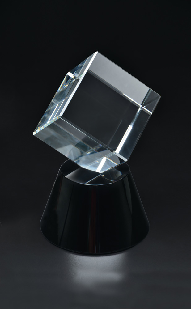 Picture of Tilting Cube on Base Optical Crystal Award