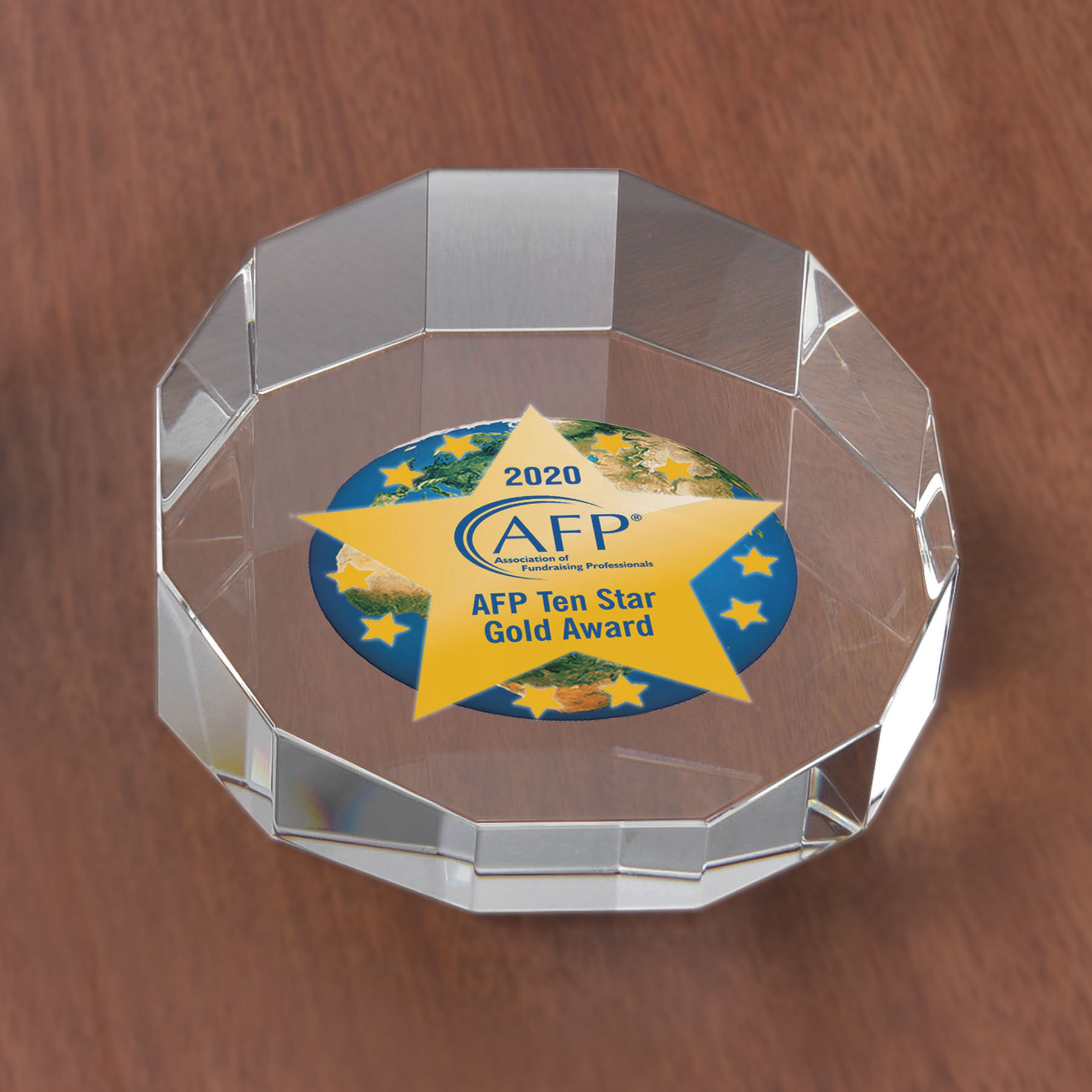 Picture of Slanted Circle Paperweight