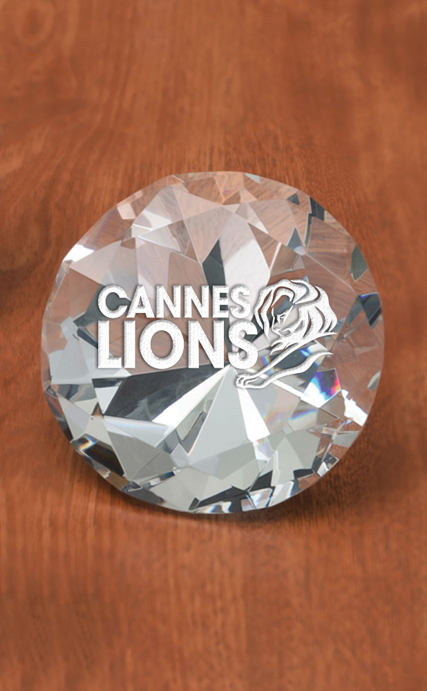 Picture of Medium Diamanté Paperweight