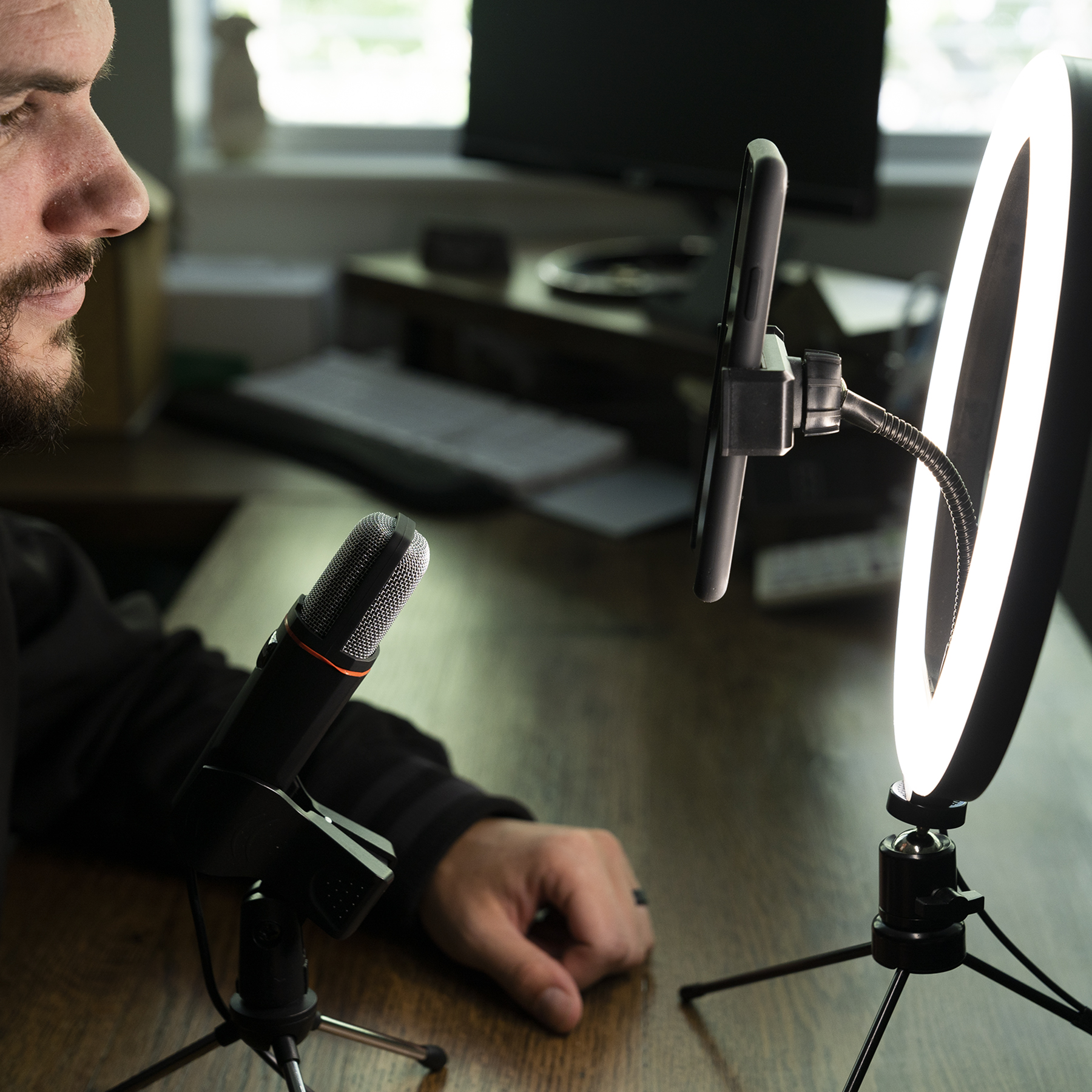 Picture of McStreamy Ring Light Phone Stand