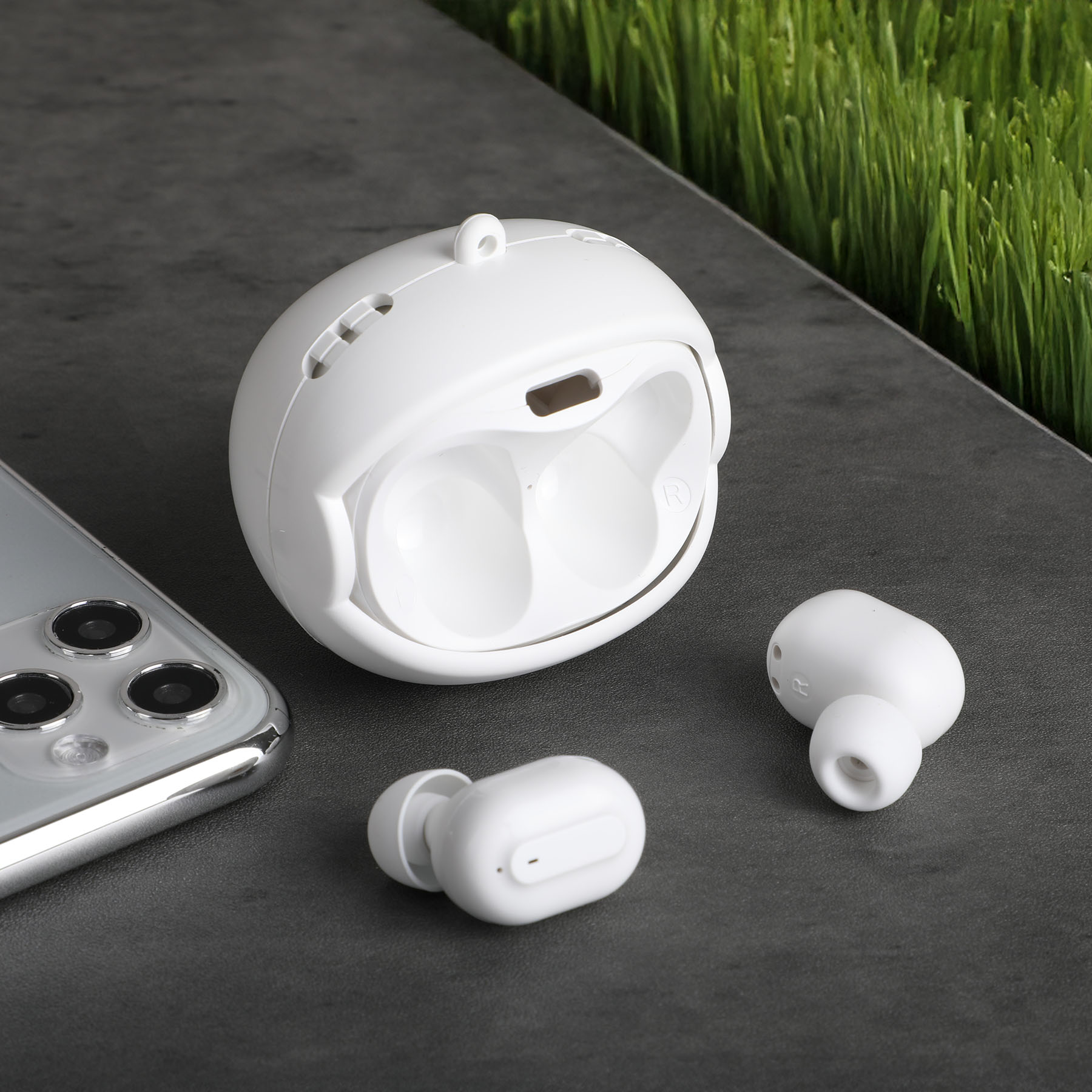 Picture of Spinnergy Wireless Earbuds