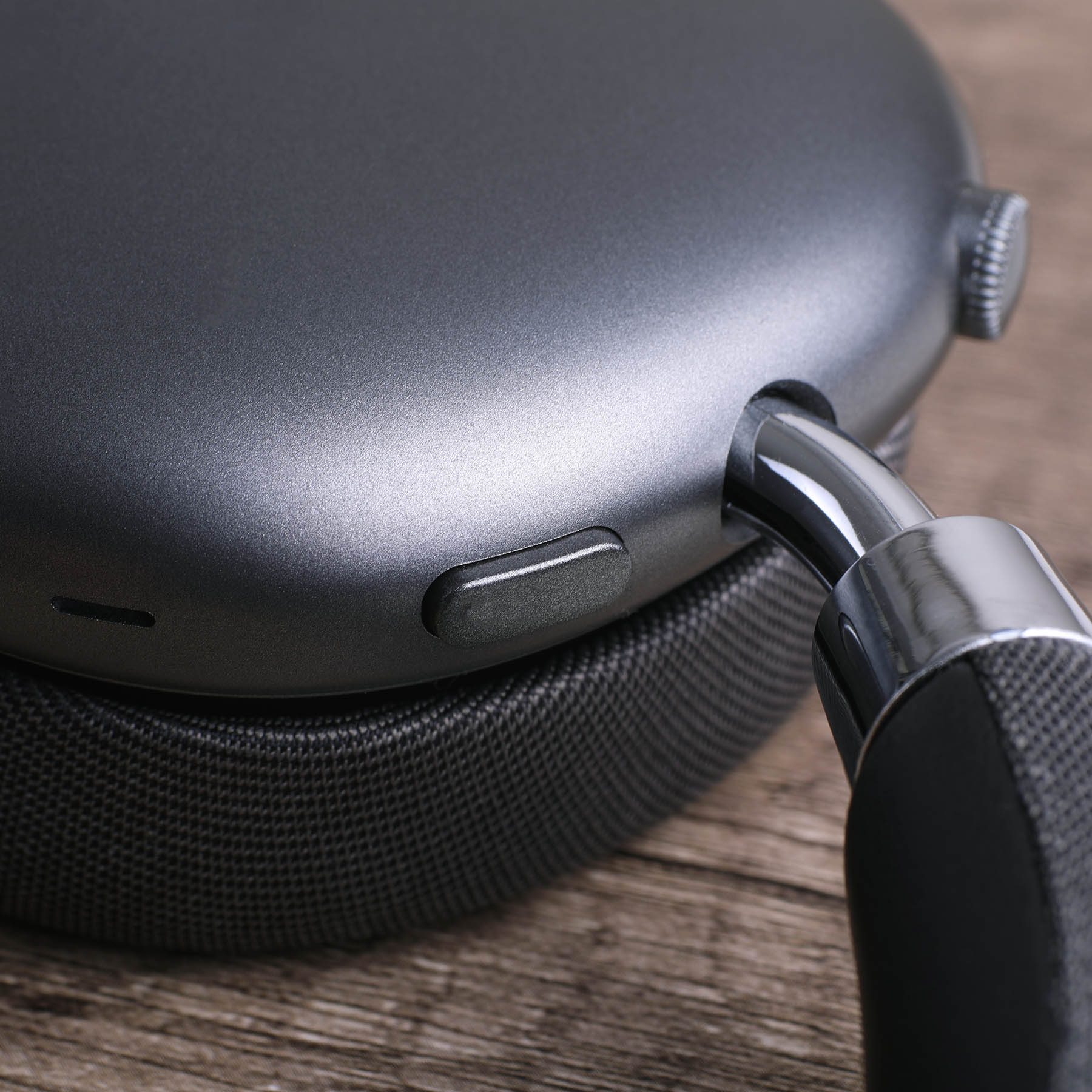 Picture of Luxe Anc Wireless Headphones