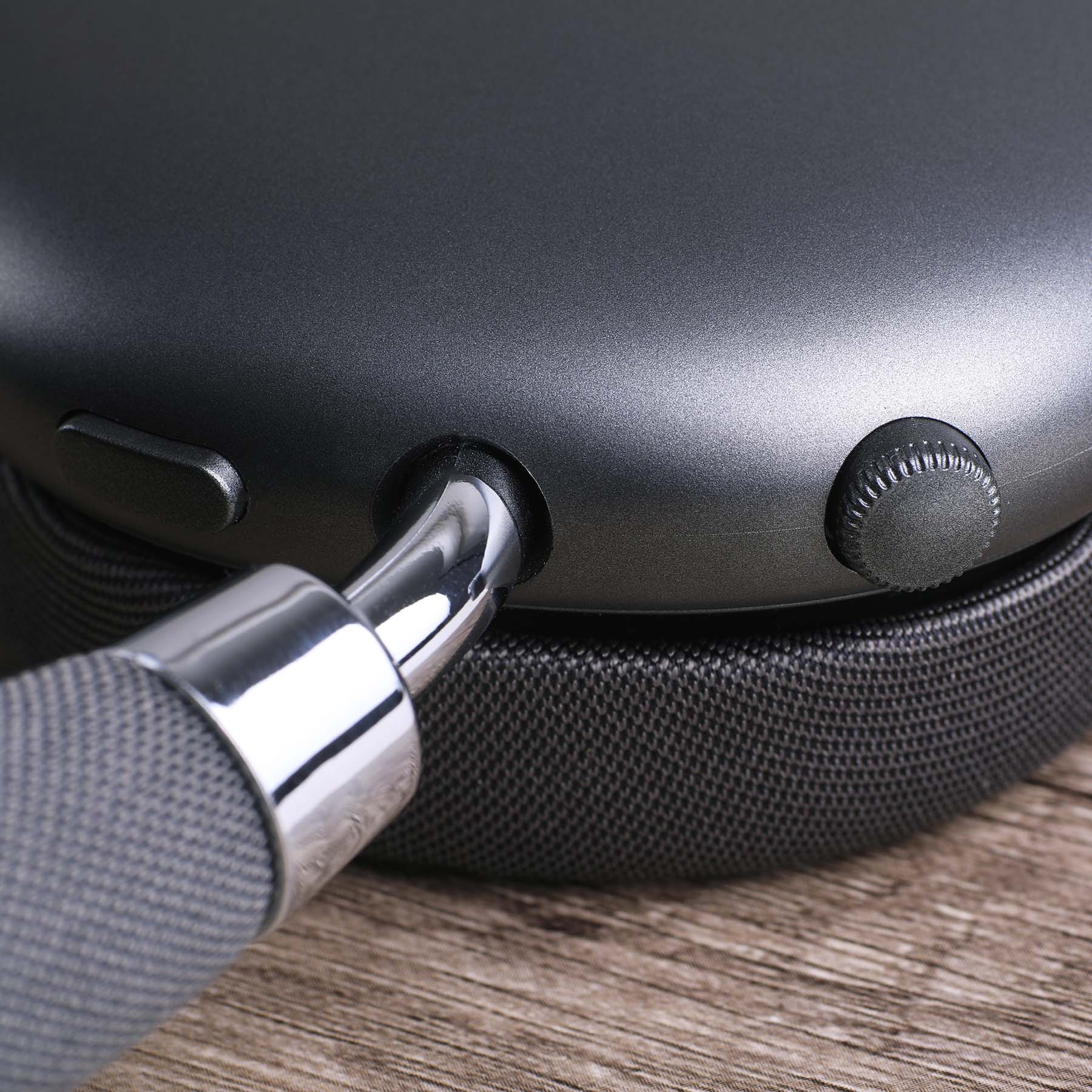 Picture of Luxe Anc Wireless Headphones